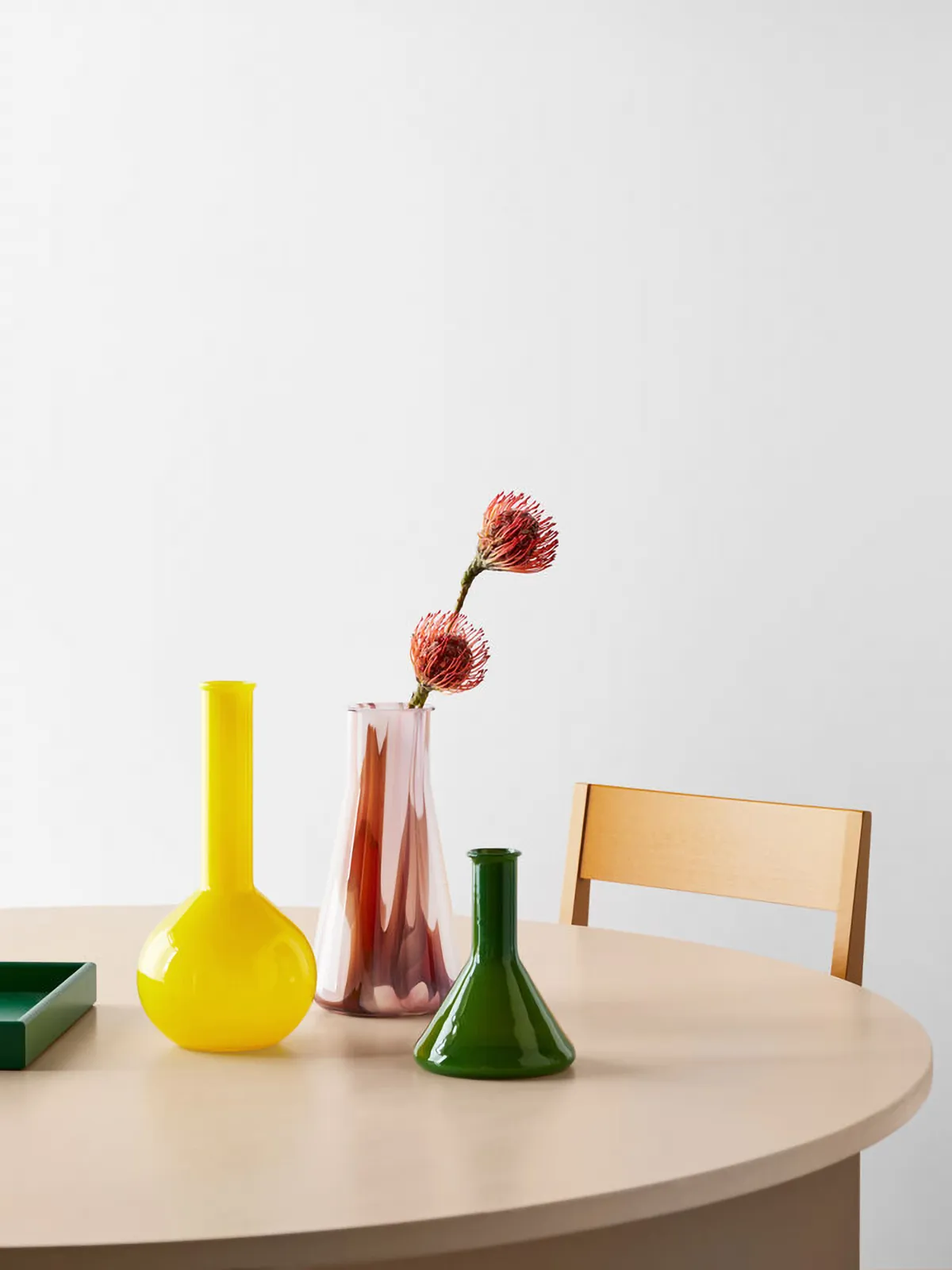 Lab erlenmeyer vas 30,5 cm, Röd-vit-rosa Kosta Boda