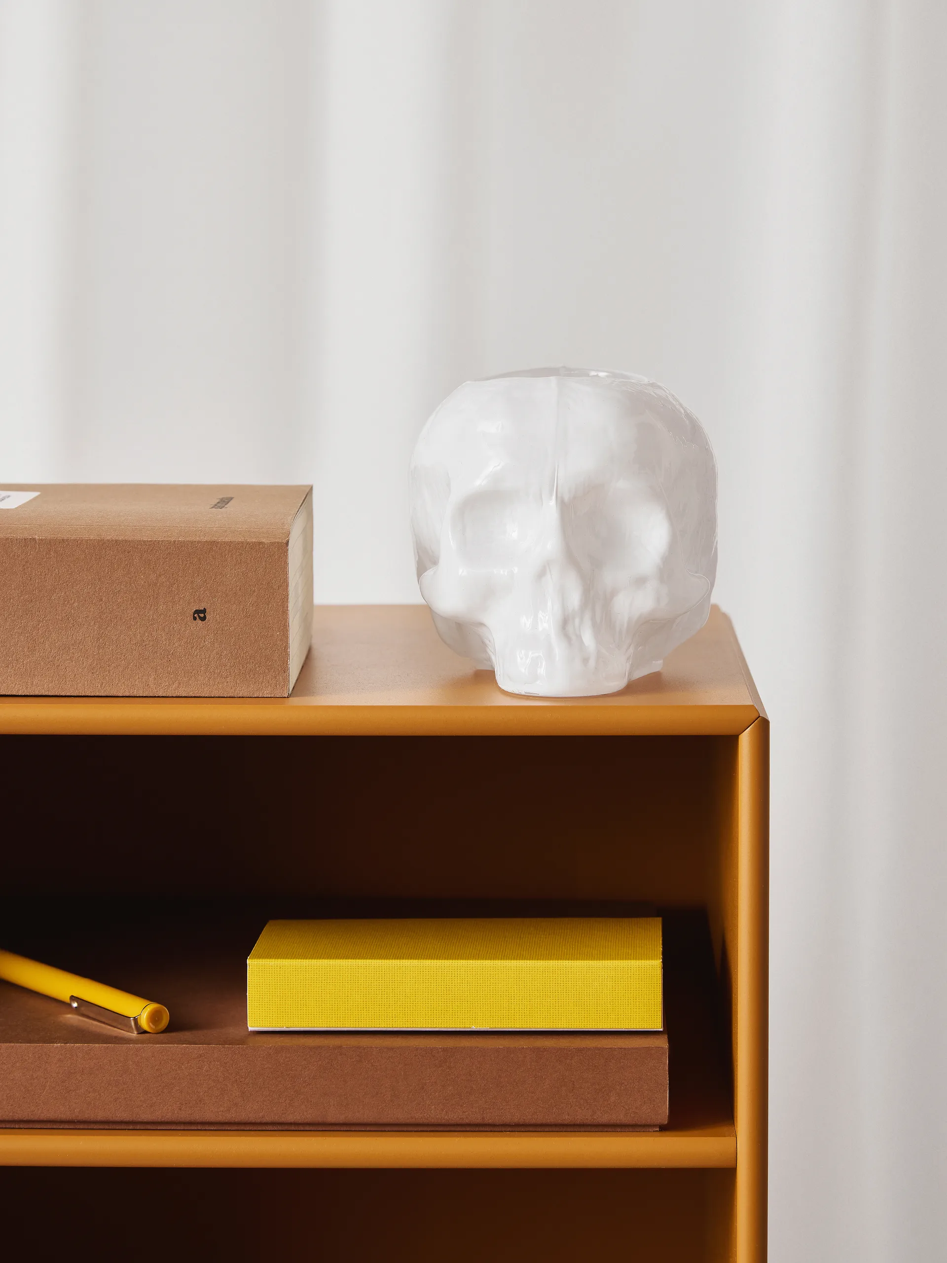 Skull ljuslykta 8,5 cm, Vit Kosta Boda