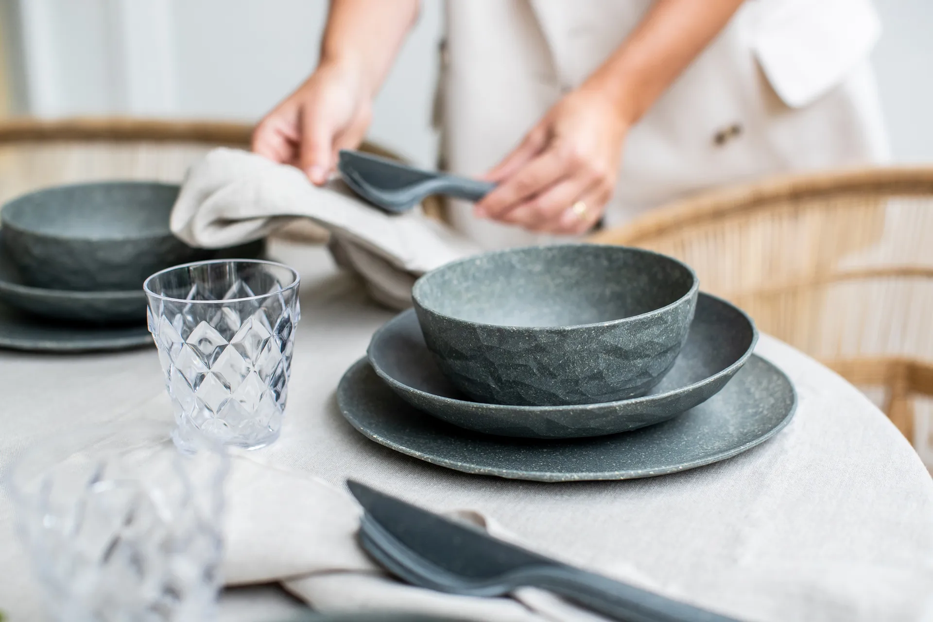 Club djup tallrik Ø22 cm 4-pack biocirk termoplast, Nature ash grey Koziol