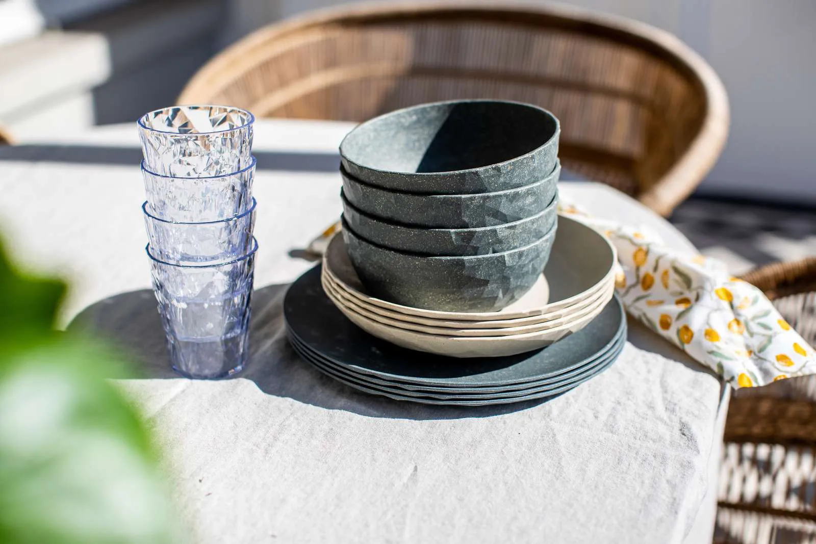 Club Göteborg servis 16 delar biocirk termoplast, Multi Koziol