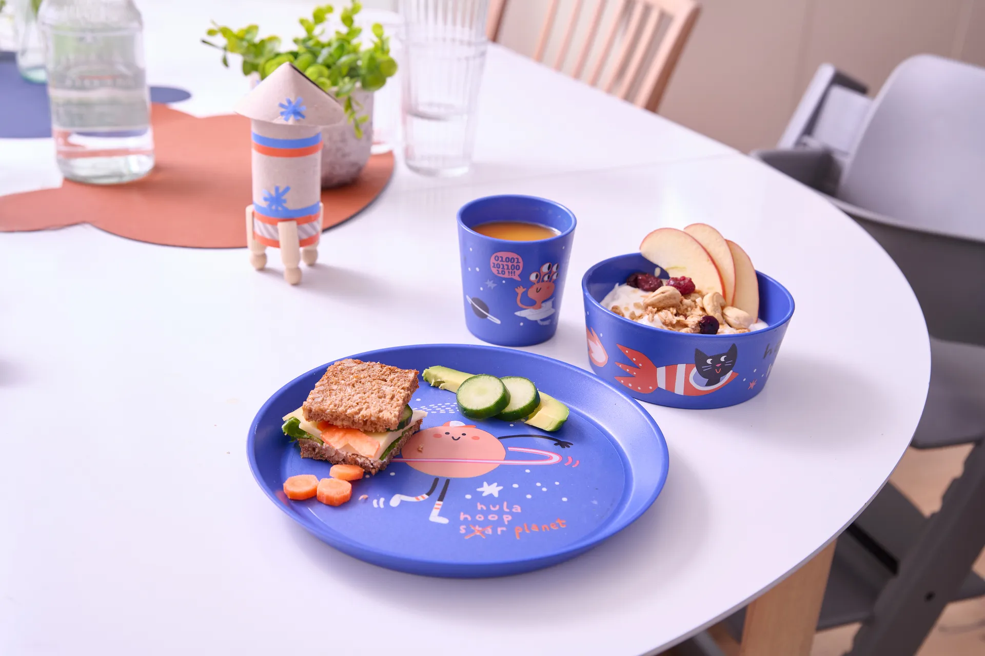 Connect barnservis 3 delar, Rymden Koziol