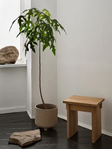 Artisan pall 30x40 cm - Varm lackerad ek - Kristina Dam Studio