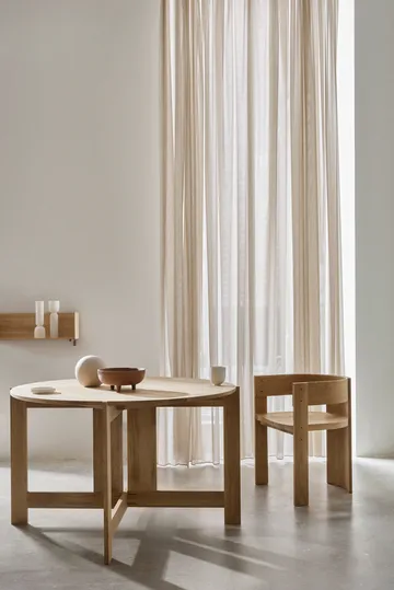 Collector stol - Varm lackerad ek-valnöt - Kristina Dam Studio