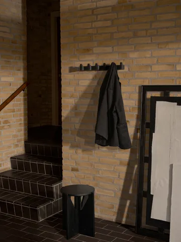 Column klädhängare 49 cm - Svartlackerad ek - Kristina Dam Studio