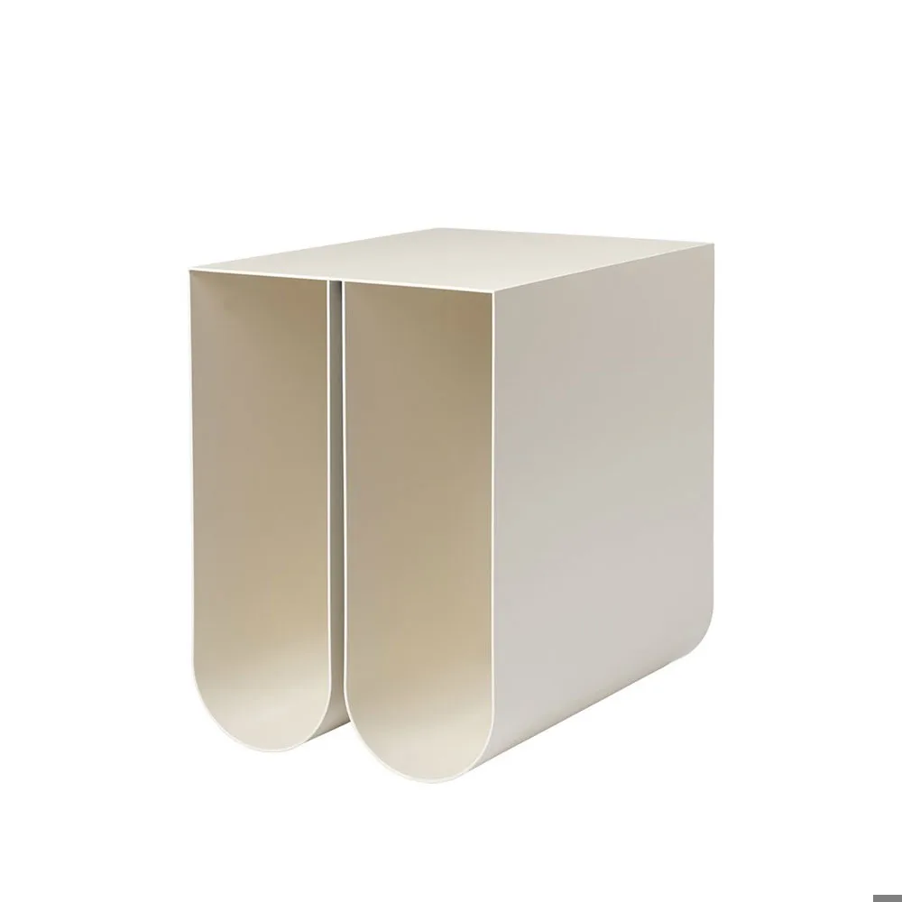 Kristina Dam Studio Curved sidobord beige