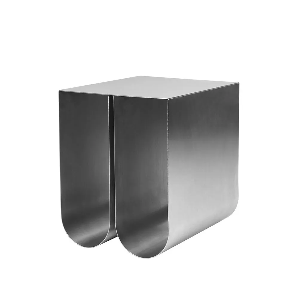 Kristina Dam Studio Curved sidobord Stainless steel