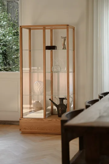 Japanese vitrinskåp large - Varm oljad ek - Kristina Dam Studio