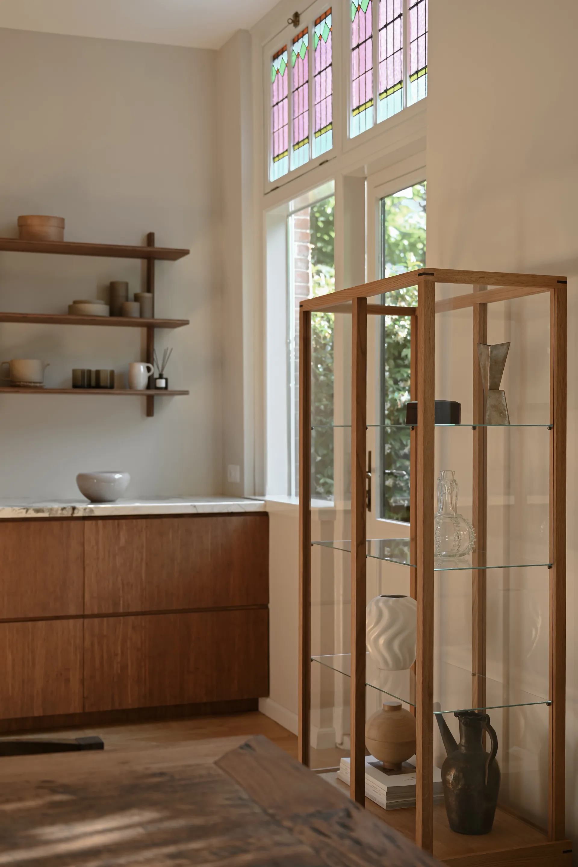 Japanese vitrinskåp large, Varm oljad ek Kristina Dam Studio