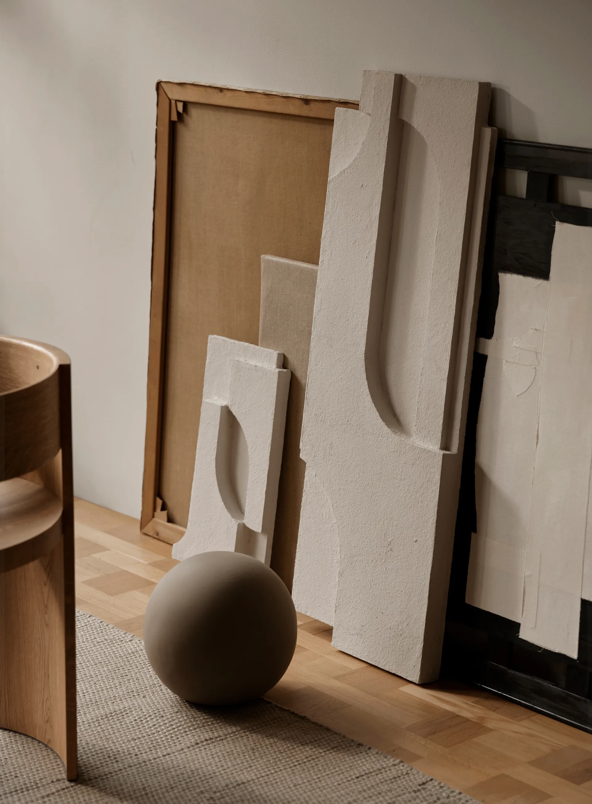 Serif Relief väggdekoration L, Off white Kristina Dam Studio