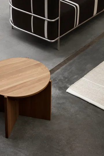 Simple soffbord Ø52 cm - Varm lackerad ek - Kristina Dam Studio