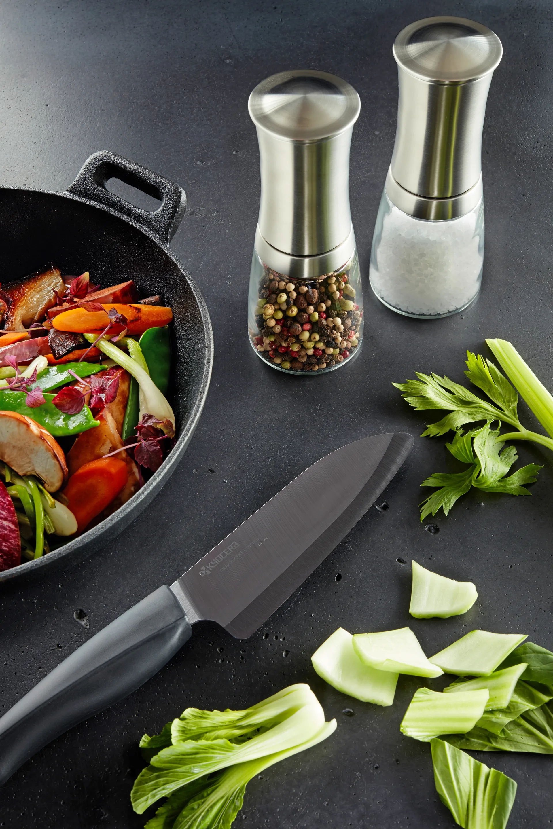 Kyocera keramisk kryddkvarn med glasbehållare, 21 cm Kyocera