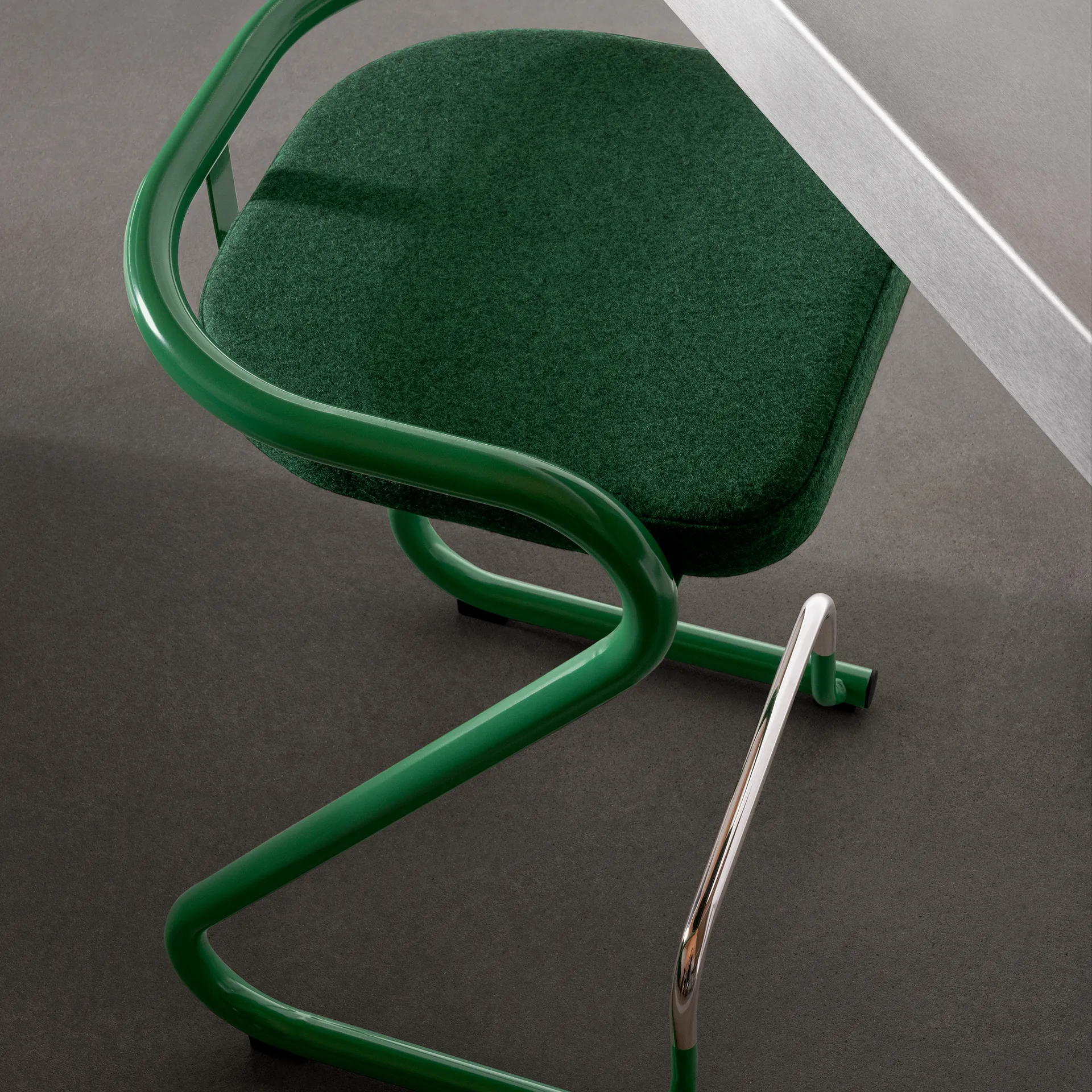 S70-3 barpall, Svart-krom Lammhults