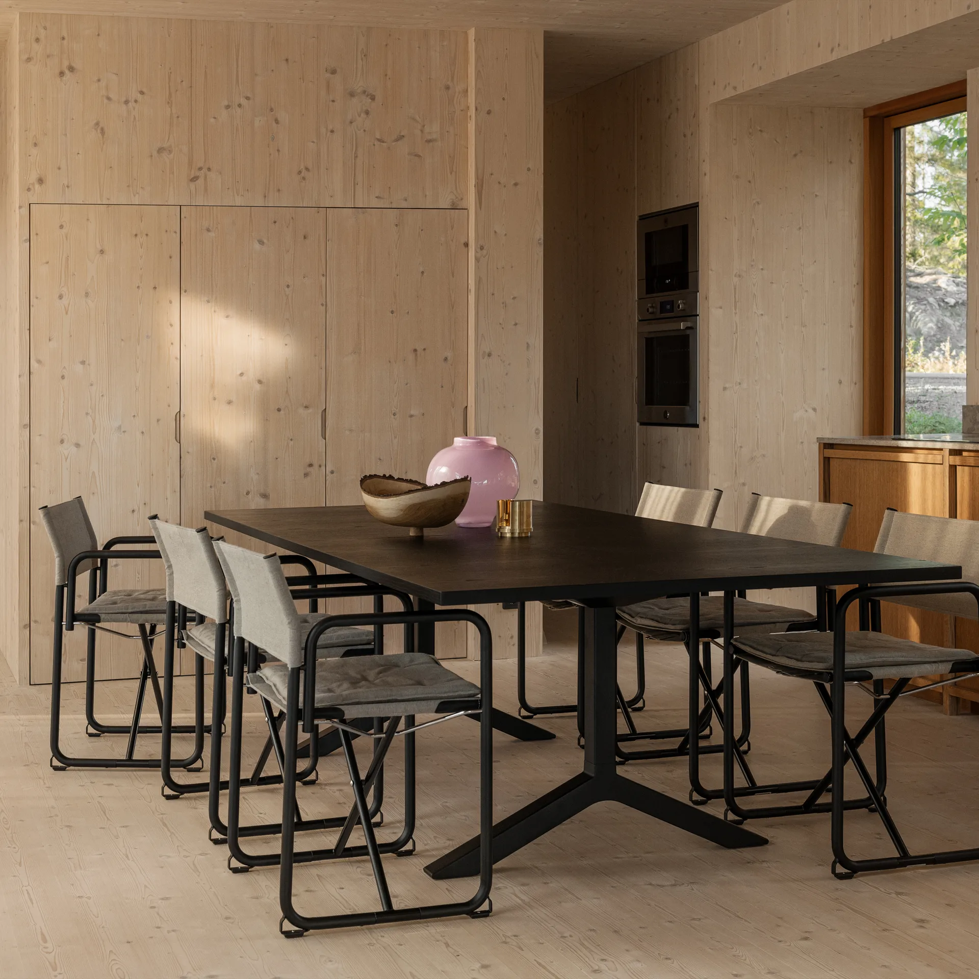 X75-2 karmstol, Linneväv natur-Elmo Nordic läder Cognac-svarta ben Lammhults