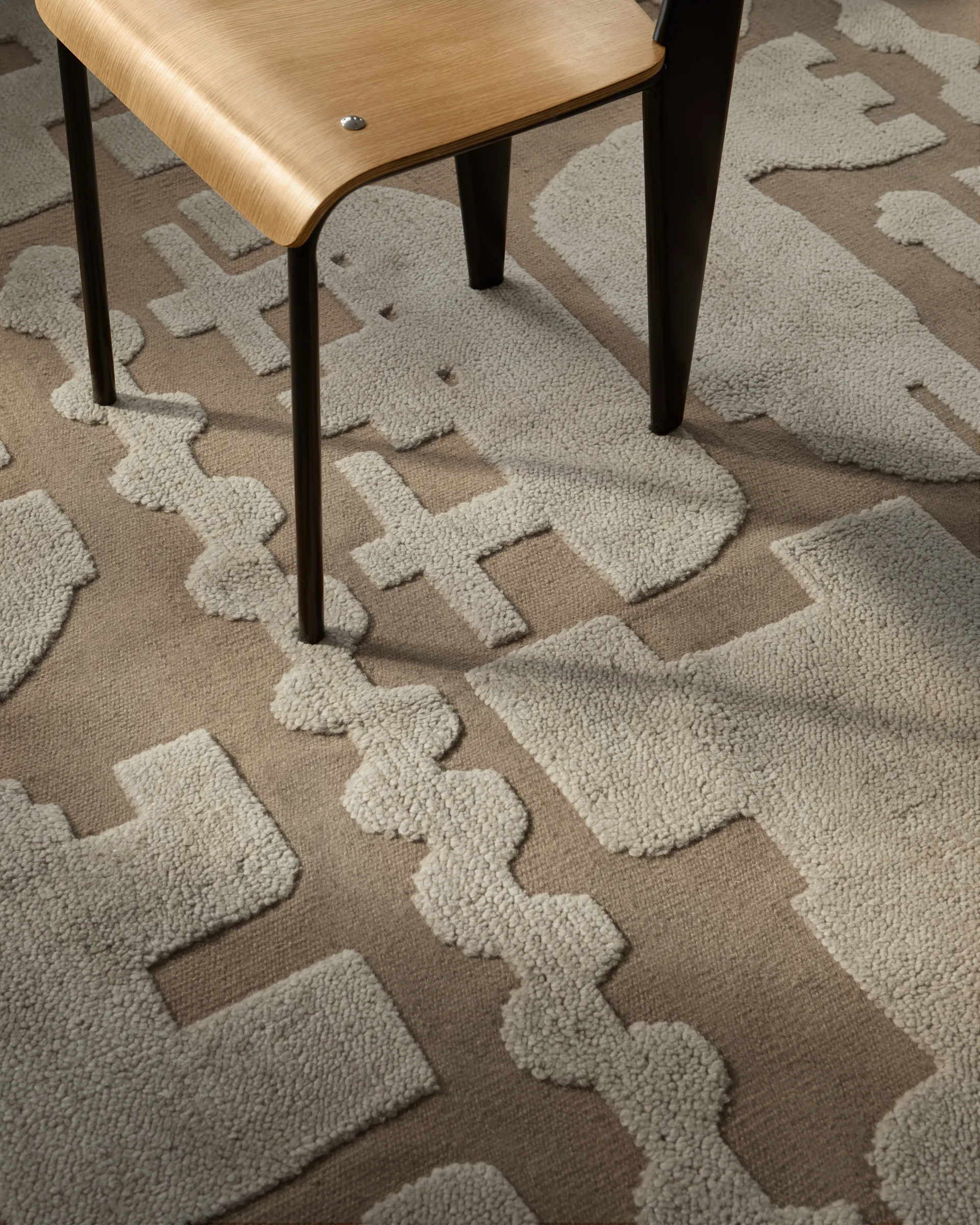 Stig Lindberg Gunnel ullmatta, Walnut brown, 180x270 cm Layered