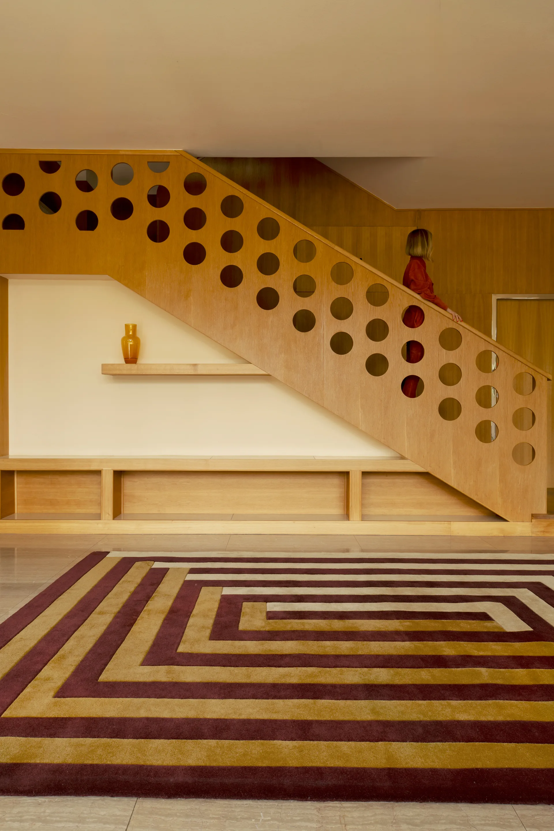 Teklan Labyrinth ullmatta, Mulberry sand, 250x350 cm Layered
