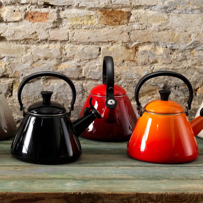 Le Creuset Kone vattenkittel med vissla, Black Le Creuset