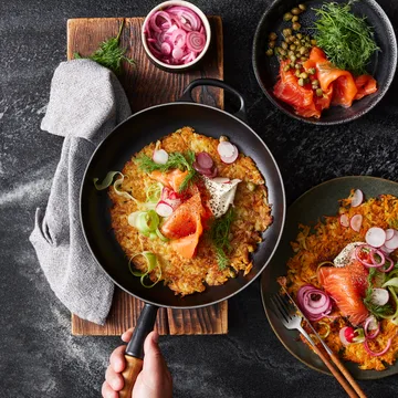 Le Creuset Signature stekpanna trähandtag 28 cm - Bleu Riviera - Le Creuset