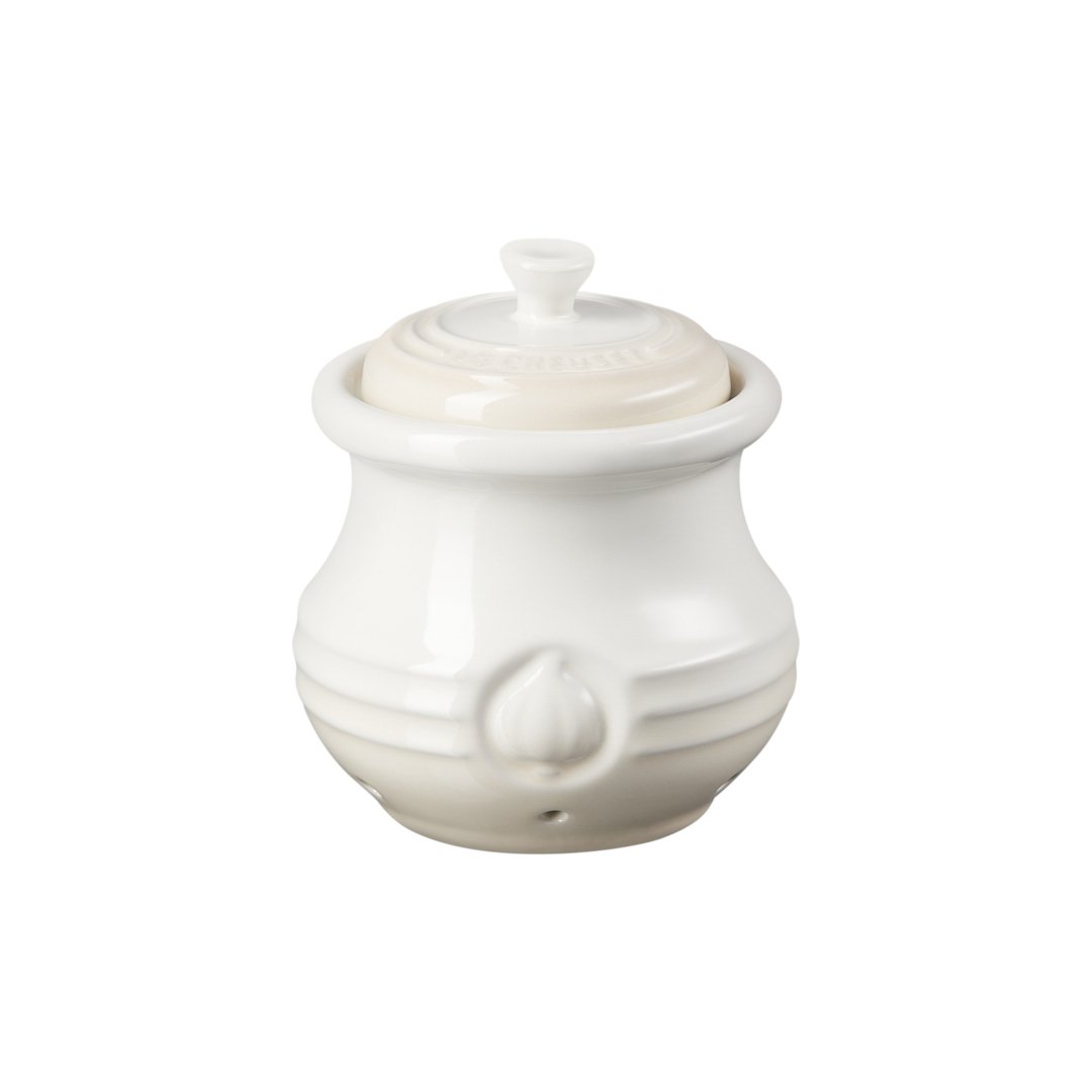 Le Creuset vitlökskruka 10 cm Meringue | Skandinavisk Design | Förvaringsburkar | Beige
