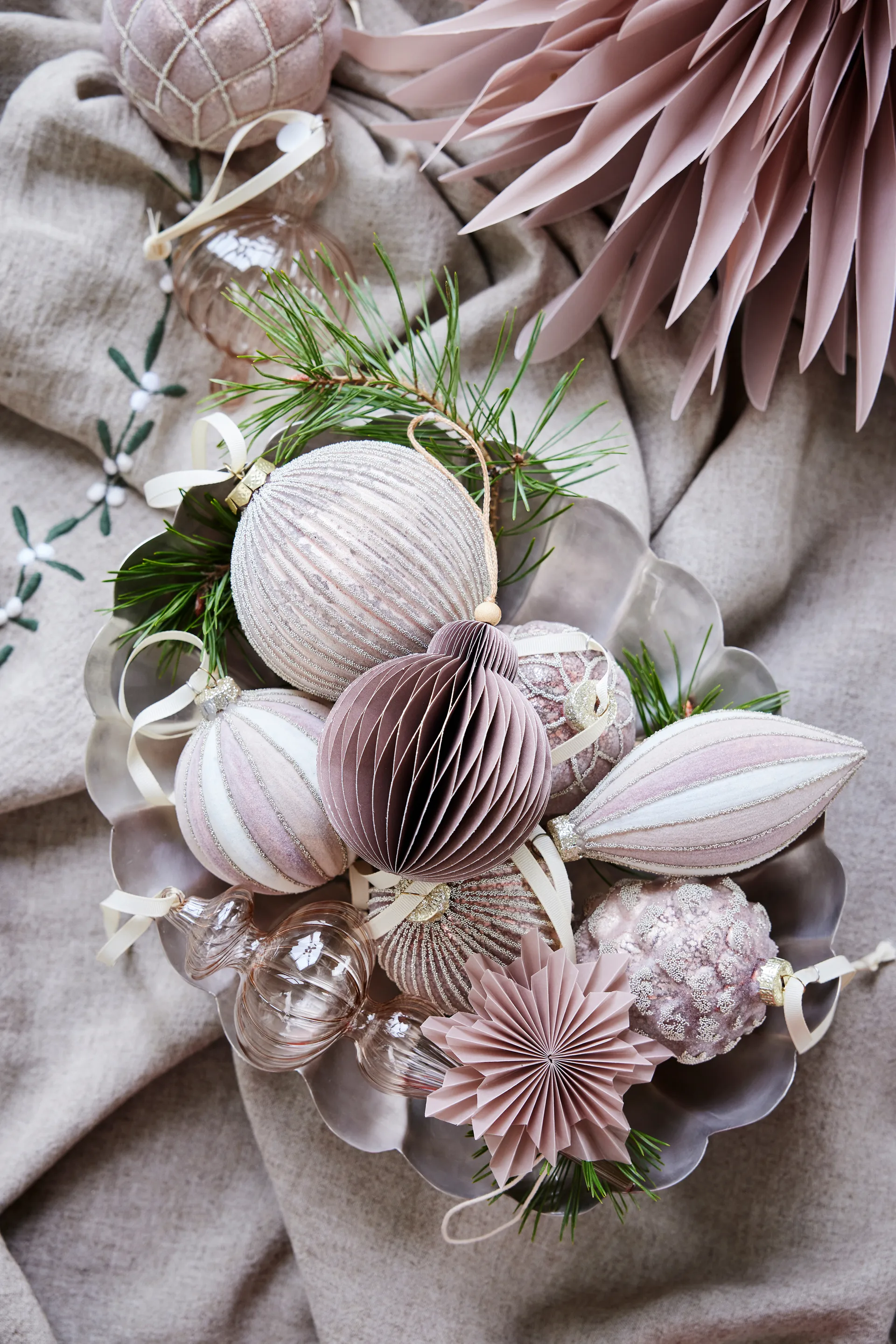 Palisia dekorationsstjärna Ø40 cm, Dark rose Lene Bjerre