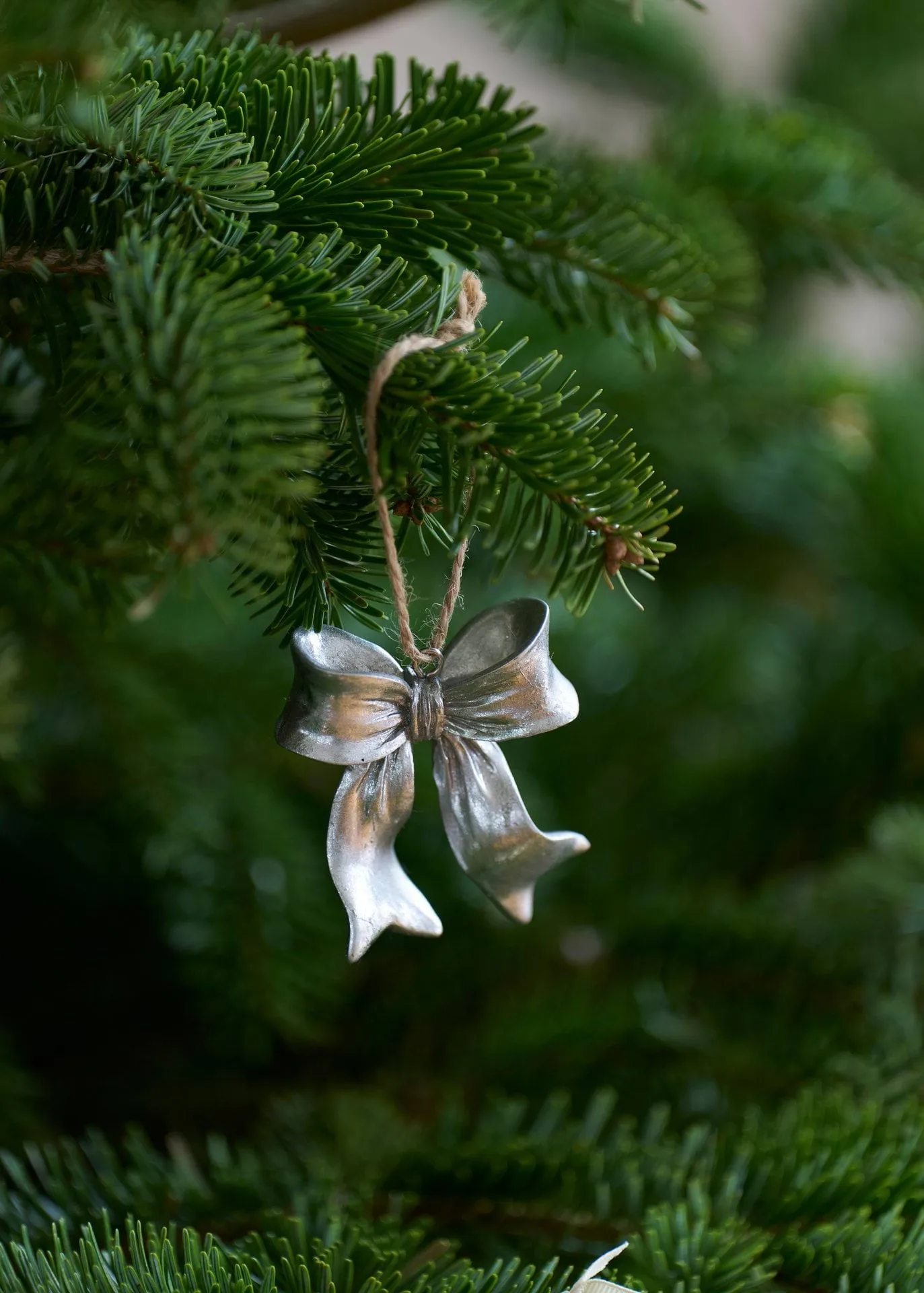 Serafina bow hänge, Silverfärgad, 6x2,5x6,7 cm Lene Bjerre