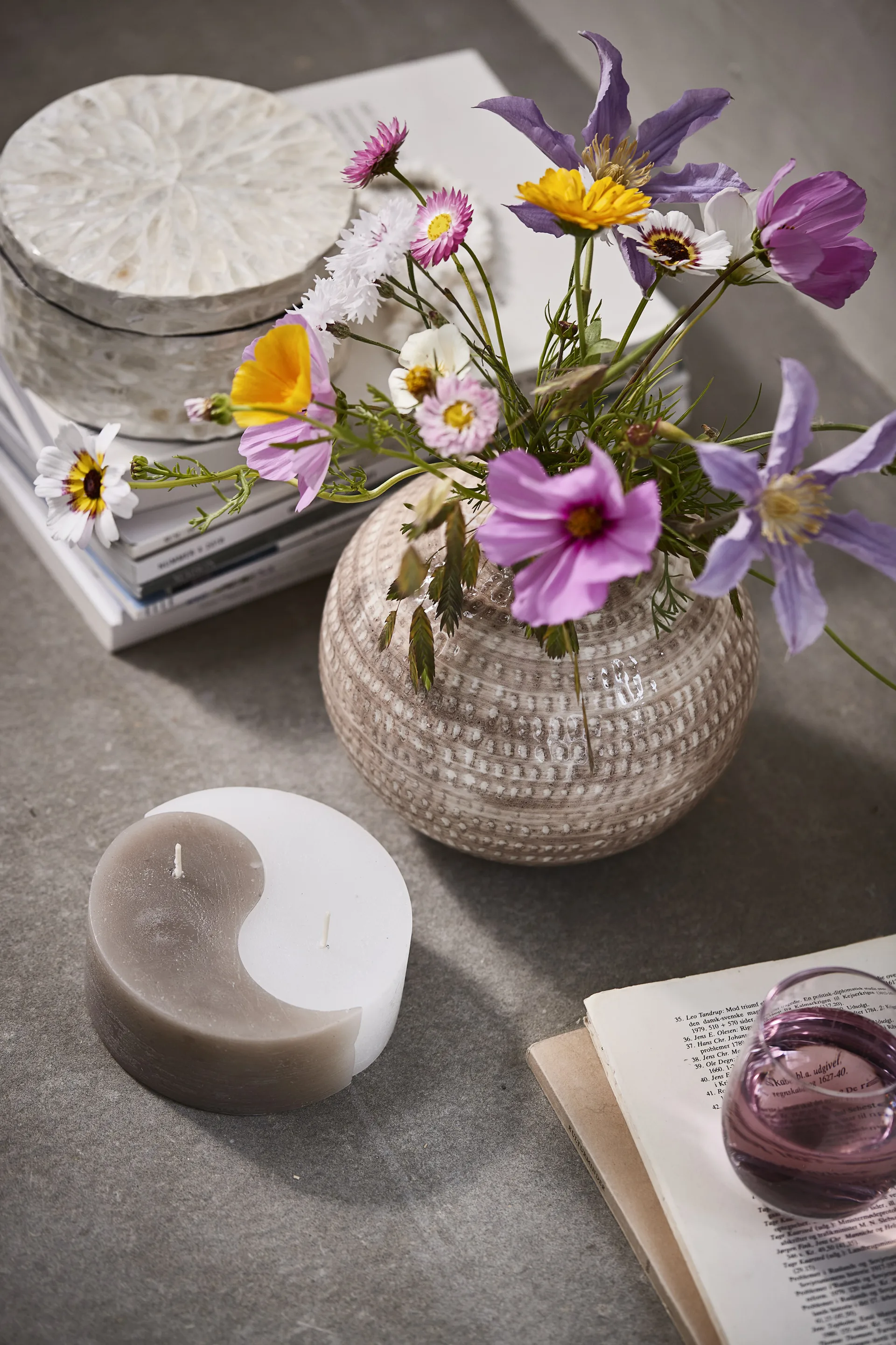 YingYang blockljus Ø13 cm, Silver grey-white Lene Bjerre