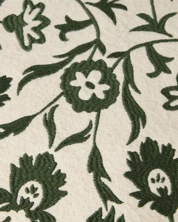 Flower Embroidered Wool Mix kuddfodral 50x50 cm - Light beige-green - Lexington