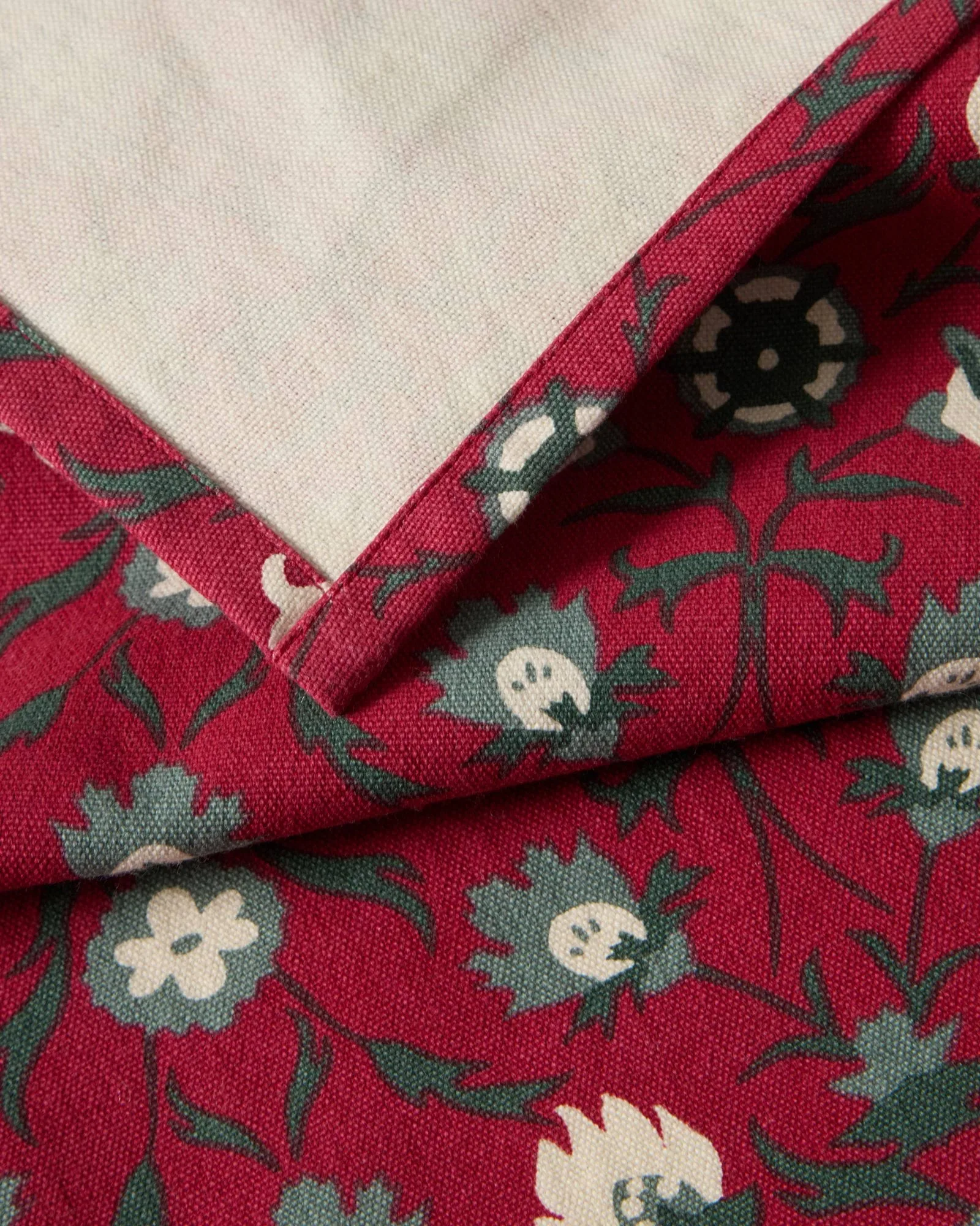 Flower printed ekologisk bomullservett, Red-beige-green Lexington