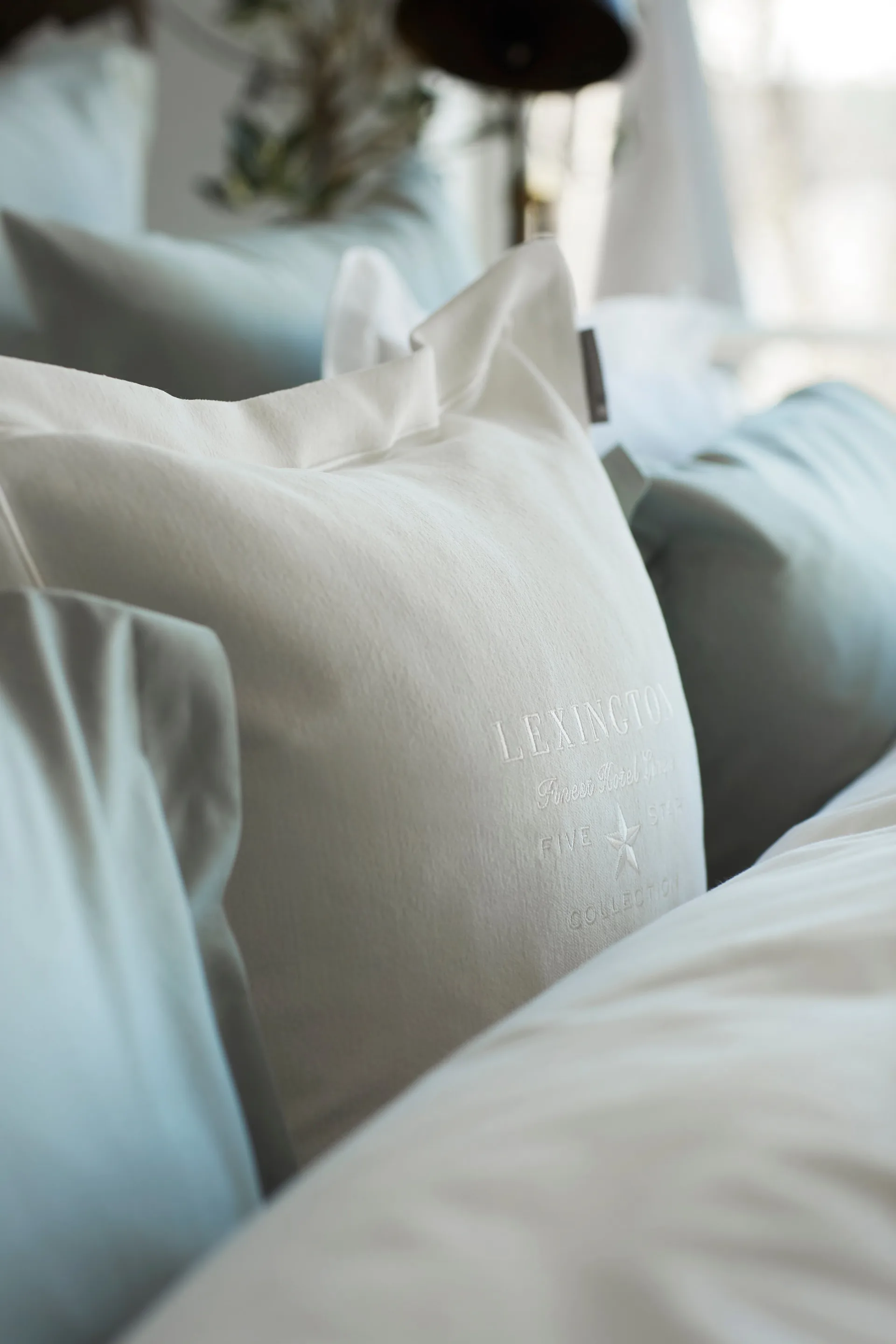 Hotel Velvet kuddfodral 50x50 cm, Off white Lexington
