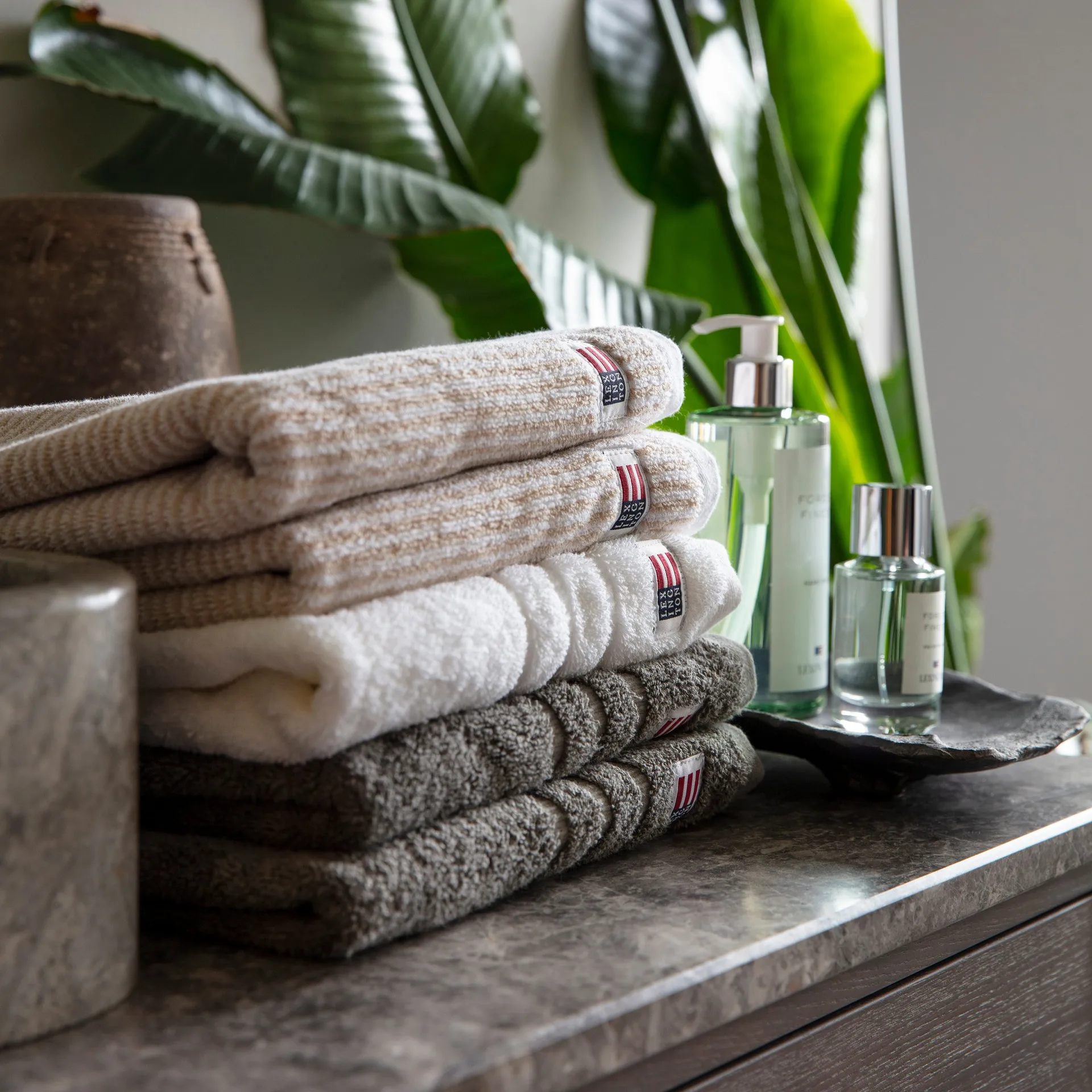 Icons Original Striped handduk 30x50 cm, White-tan Lexington