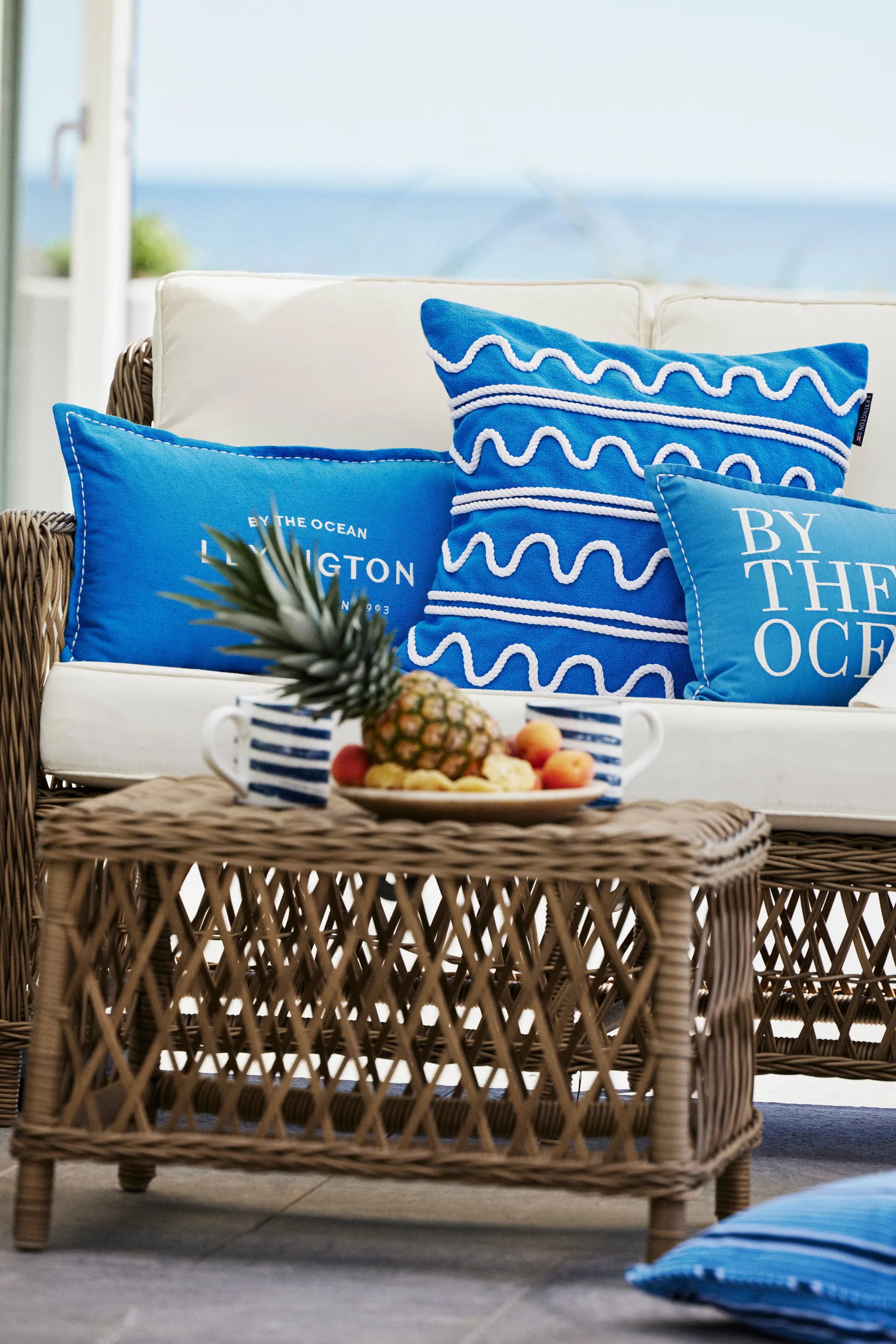 Logo Embroidered Linen/Cotton kudde 30x50 cm, Blue Lexington