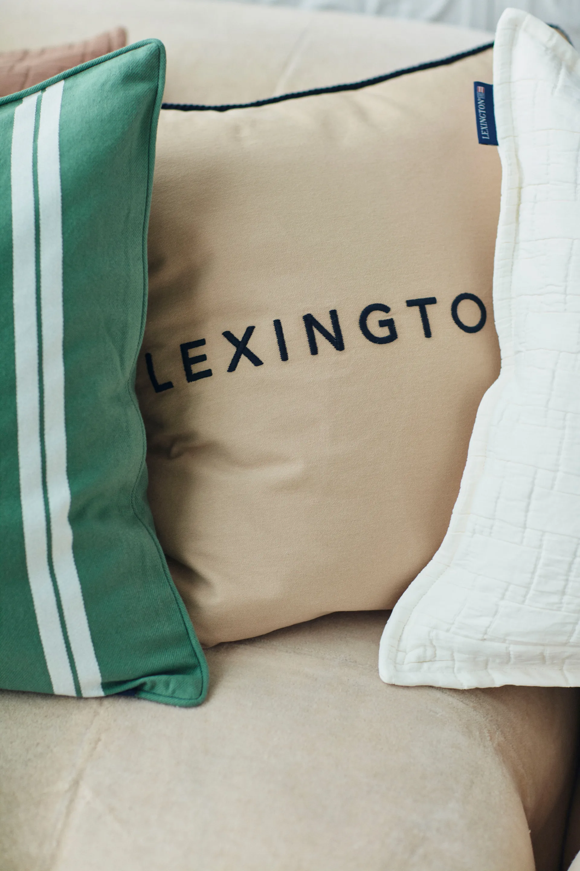 Logo Organic Cotton Twill kuddfodral 50x50 cm, Beige-dark blue Lexington