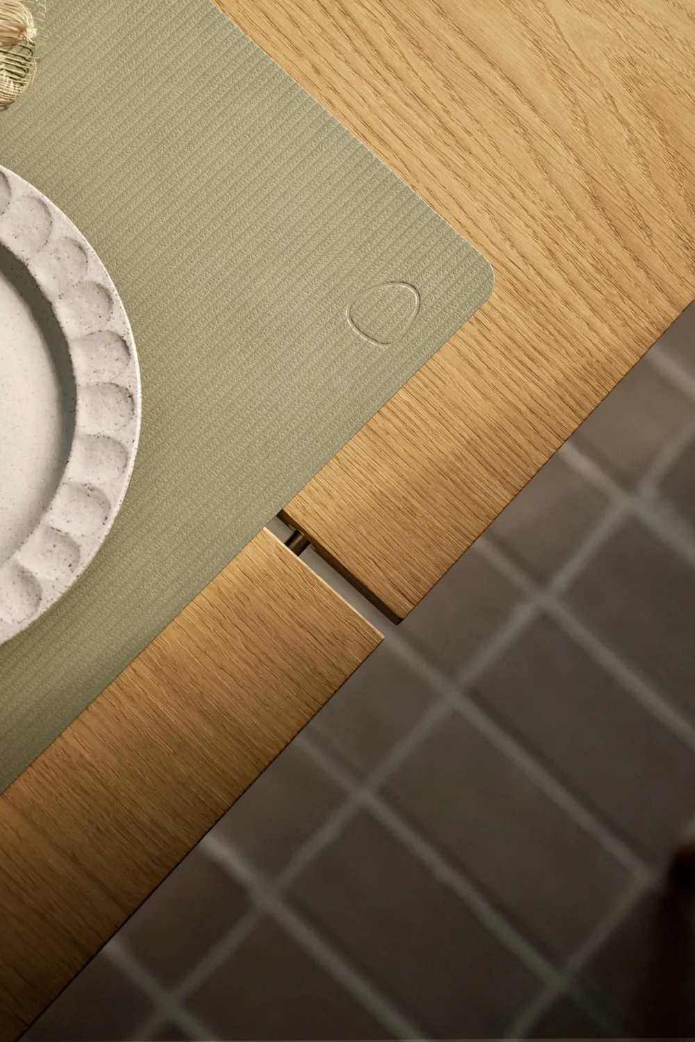 Corduroy bordstablet square L, Herbal Dust LIND DNA