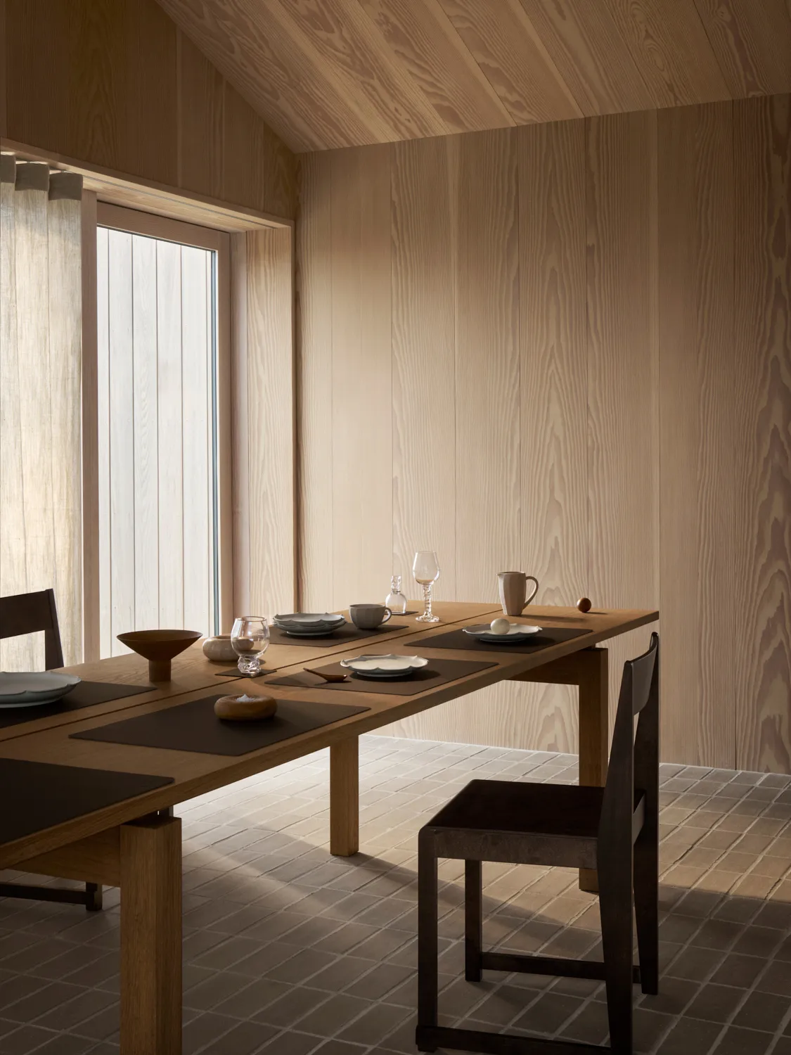 Corduroy bordstablett square L, Hazel LIND DNA