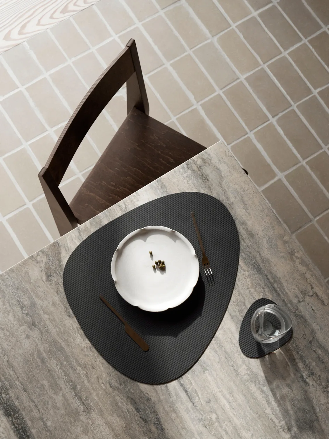 Corduroy glasunderlägg curve, Black LIND DNA