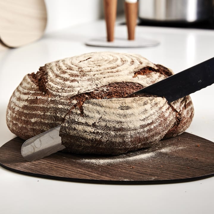 Cut & Serve curve skärbräda S, Valnöt LIND DNA