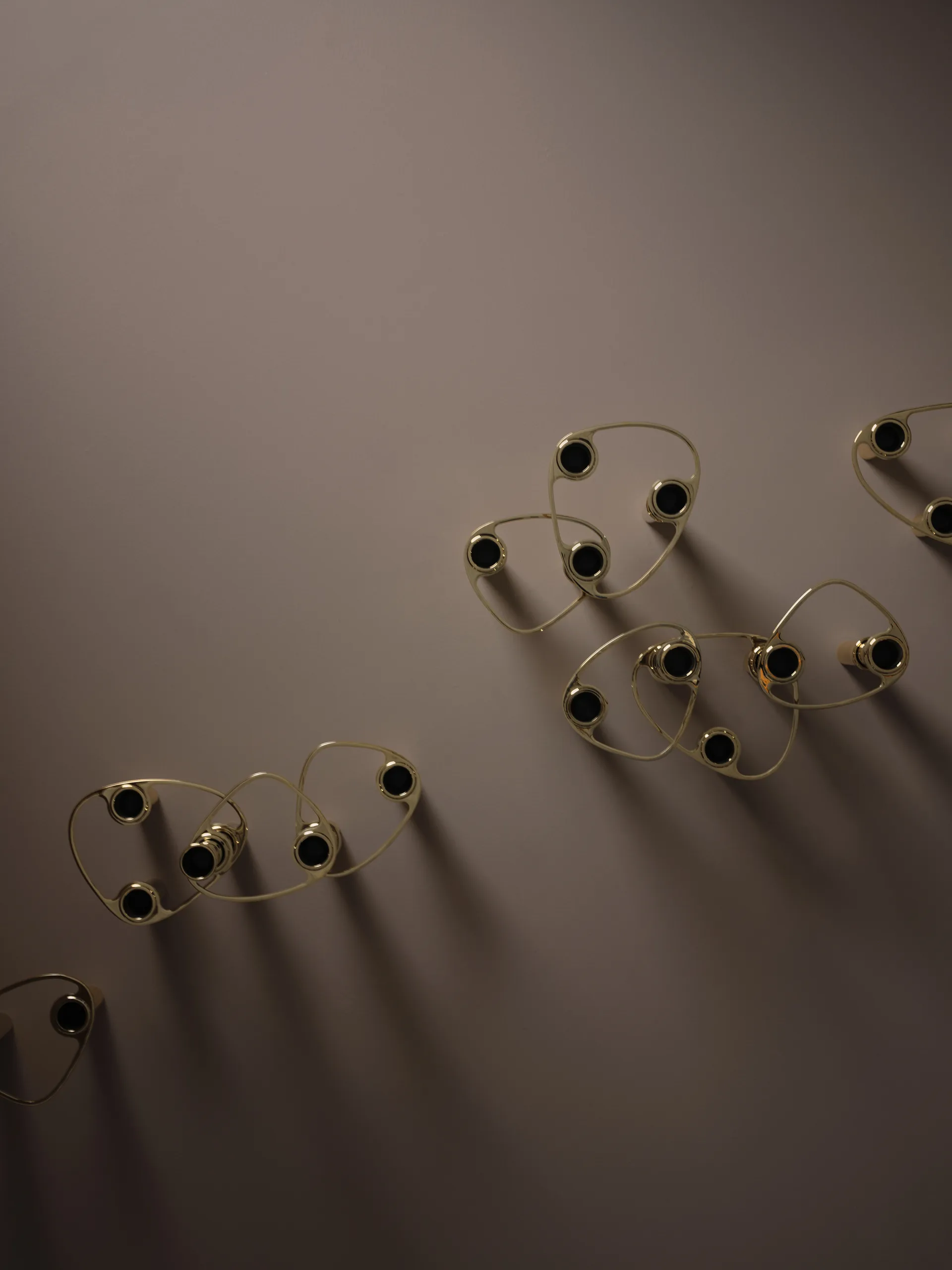 Lind Curve kombinerbar ljusstake 24K guldplätering, Triple LIND DNA