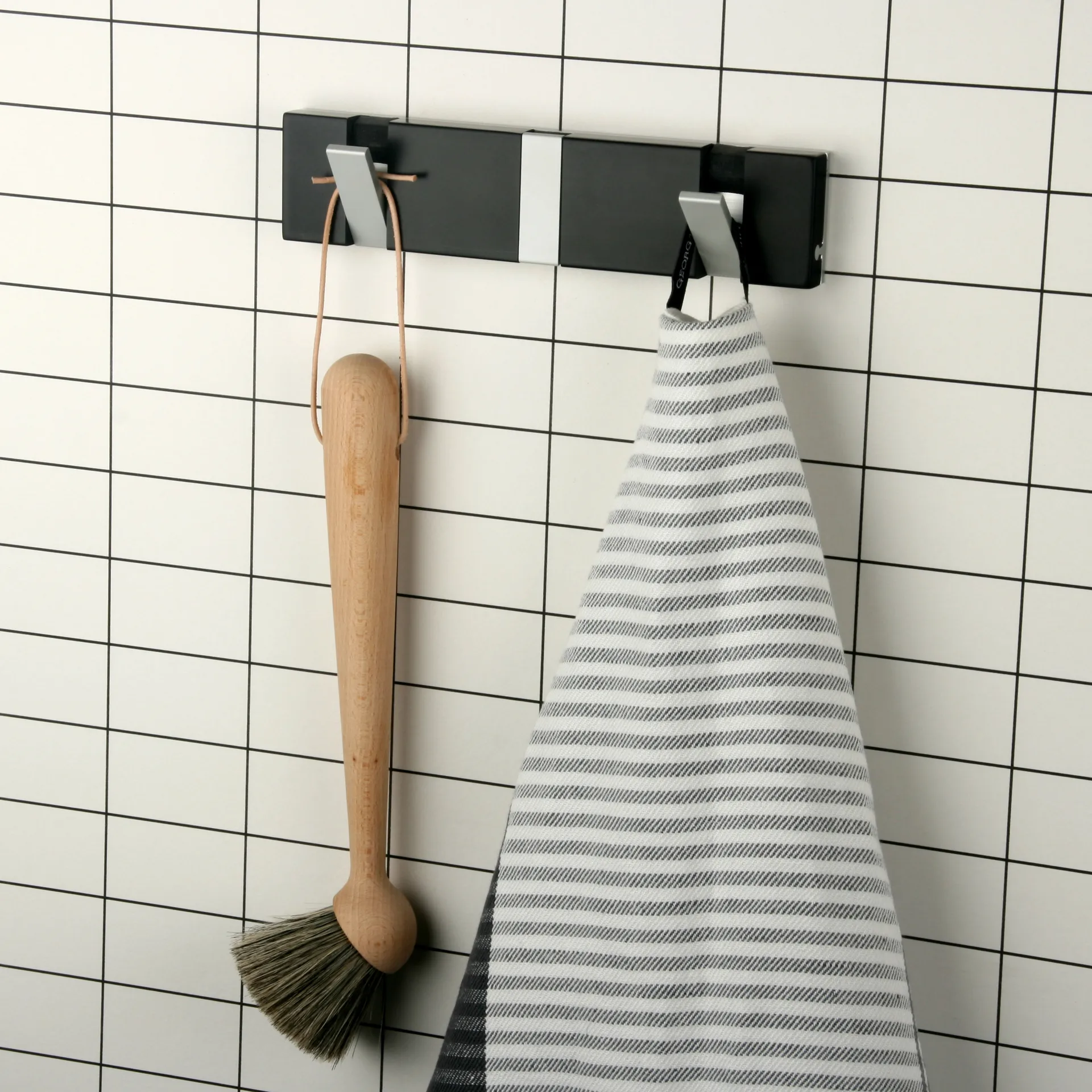 Knax hängare 20 cm komposit, svart LoCa