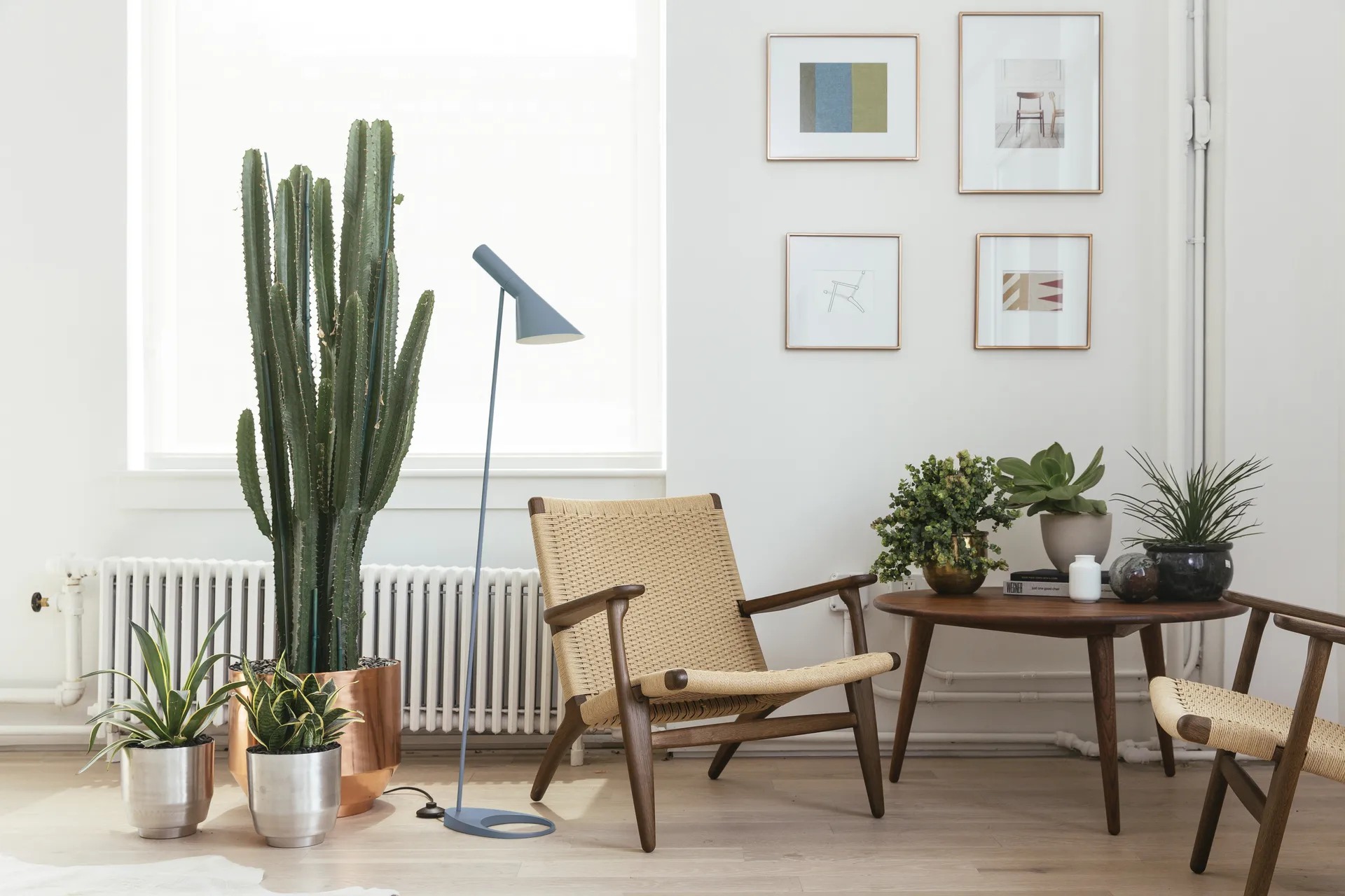 AJ golvlampa, Dusty blue Louis Poulsen