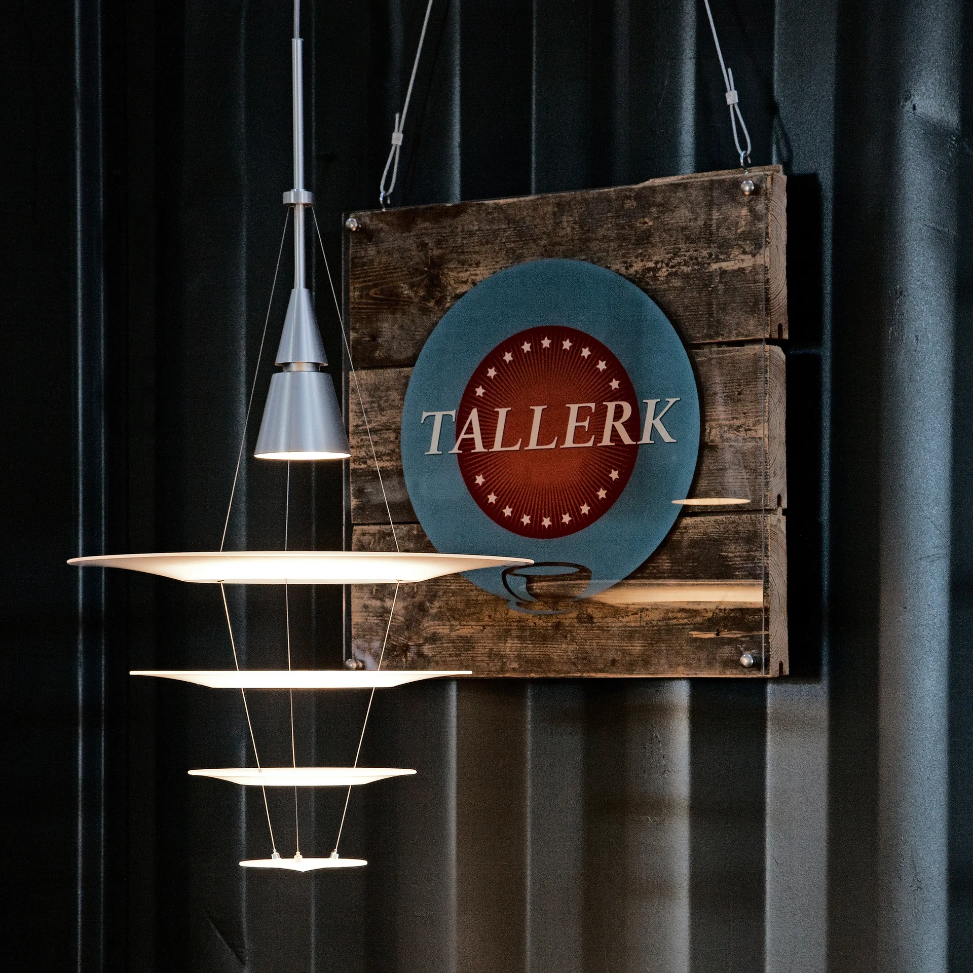 Enigma 825 pendel, Svart, LED Louis Poulsen