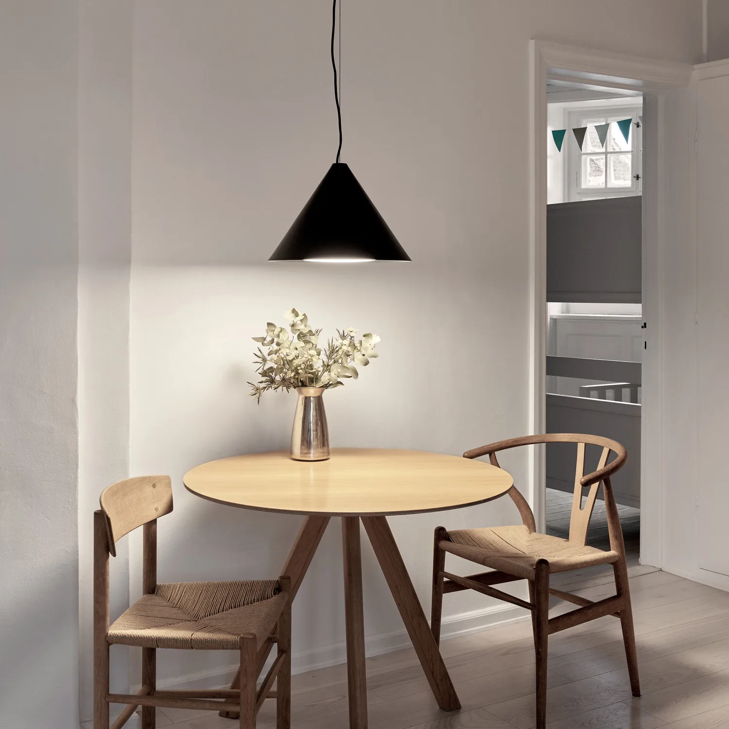 Keglen pendel Ø40 cm, Svart Louis Poulsen