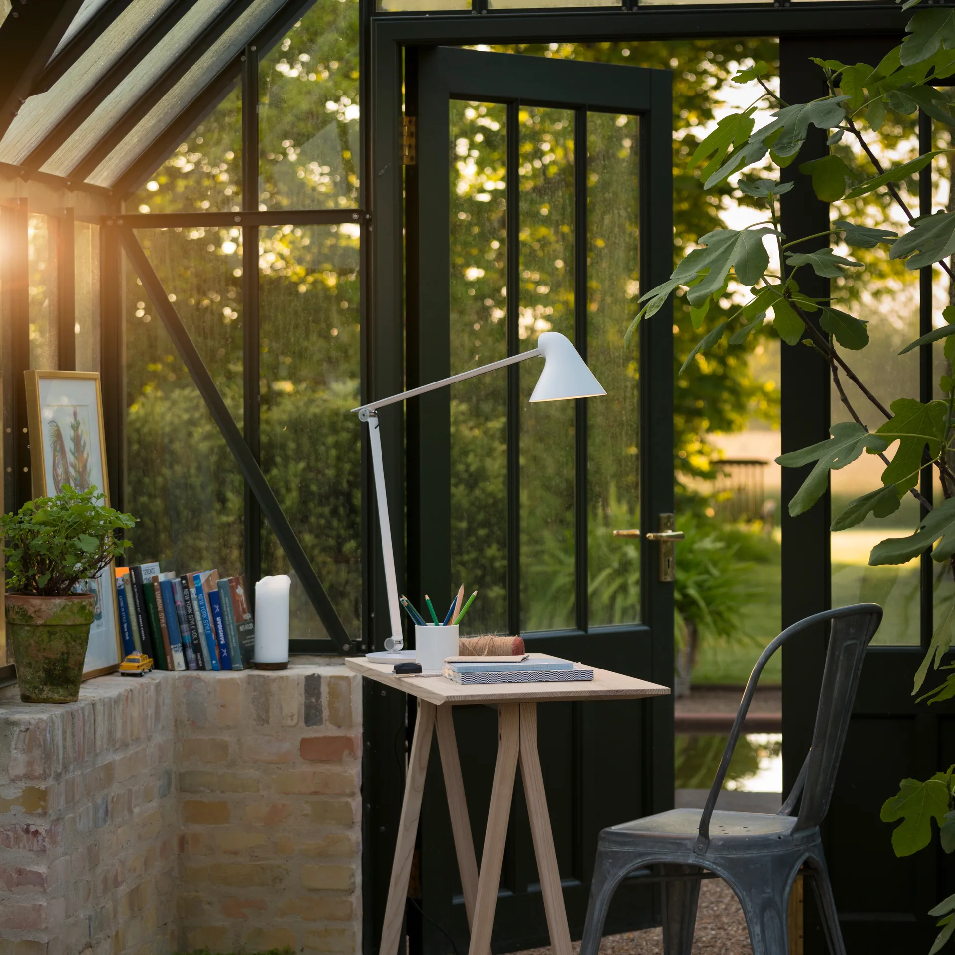 NJP bordslampa, Vit Louis Poulsen