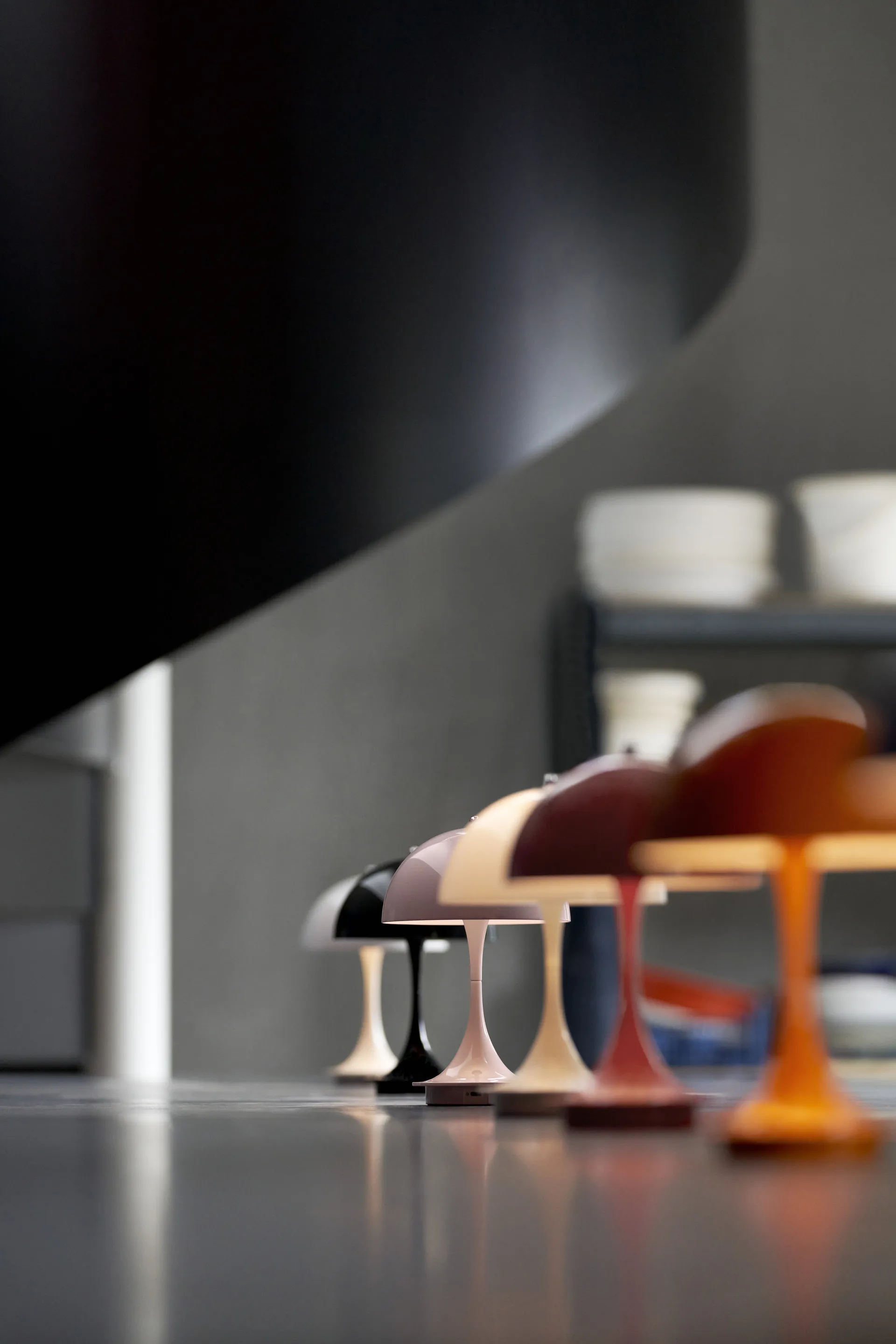 Panthella 160 portable bordslampa, Opal Louis Poulsen