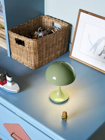 Panthella 160 Portable v3 bordslampa - Green - Louis Poulsen