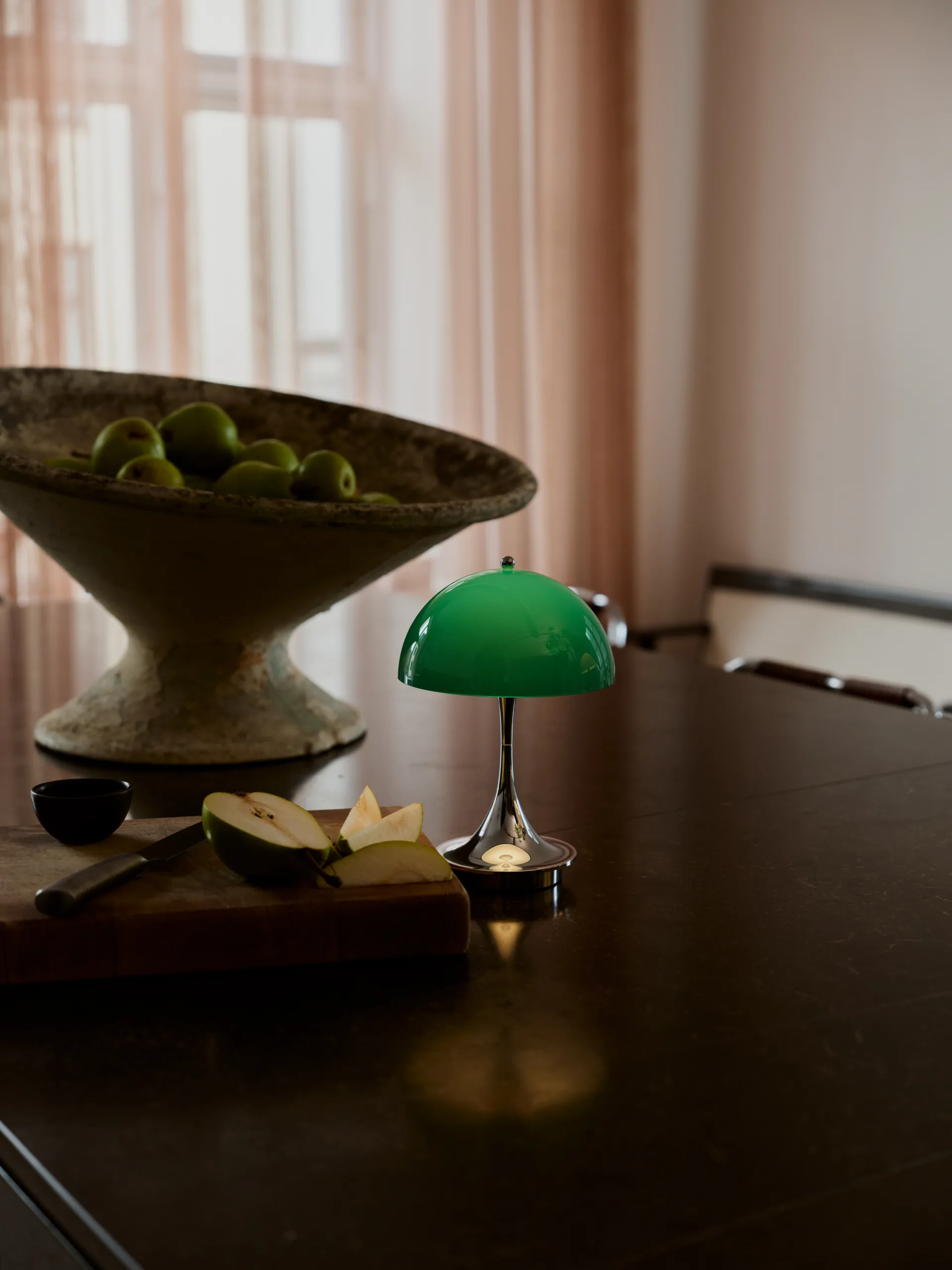 Panthella 160 Portable v3 bordslampa, Original Opal Green Louis Poulsen