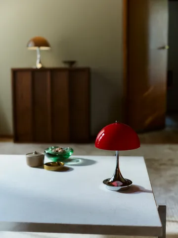Panthella 160 Portable v3 bordslampa - Original Opal Red - Louis Poulsen