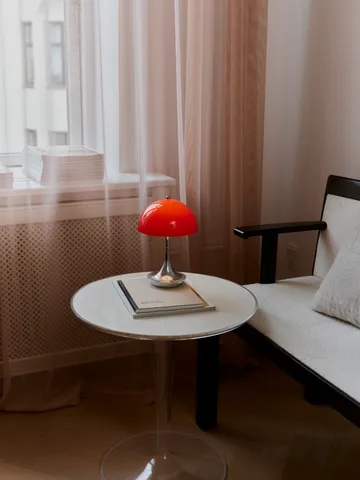 Panthella 160 Portable v3 bordslampa - Original Opal Red - Louis Poulsen