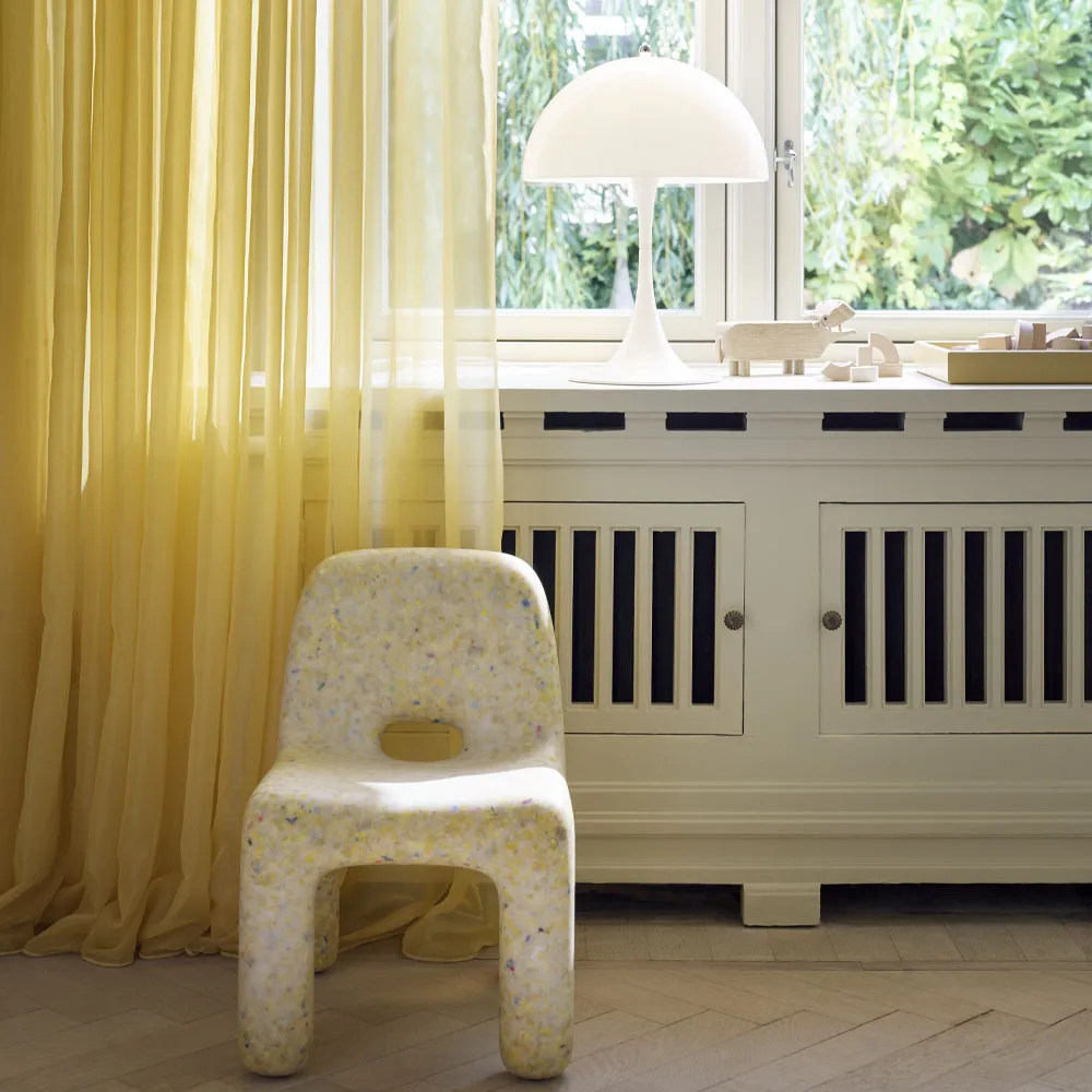 Panthella 320 bordslampa, Vit, akryl Louis Poulsen