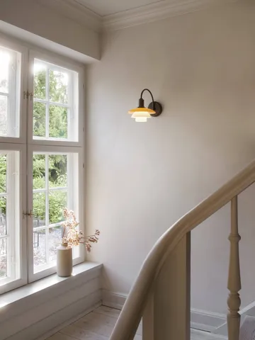 PH 2/2 Centenary Edition vägglampa - Amber-opal white, fast installation - Louis Poulsen