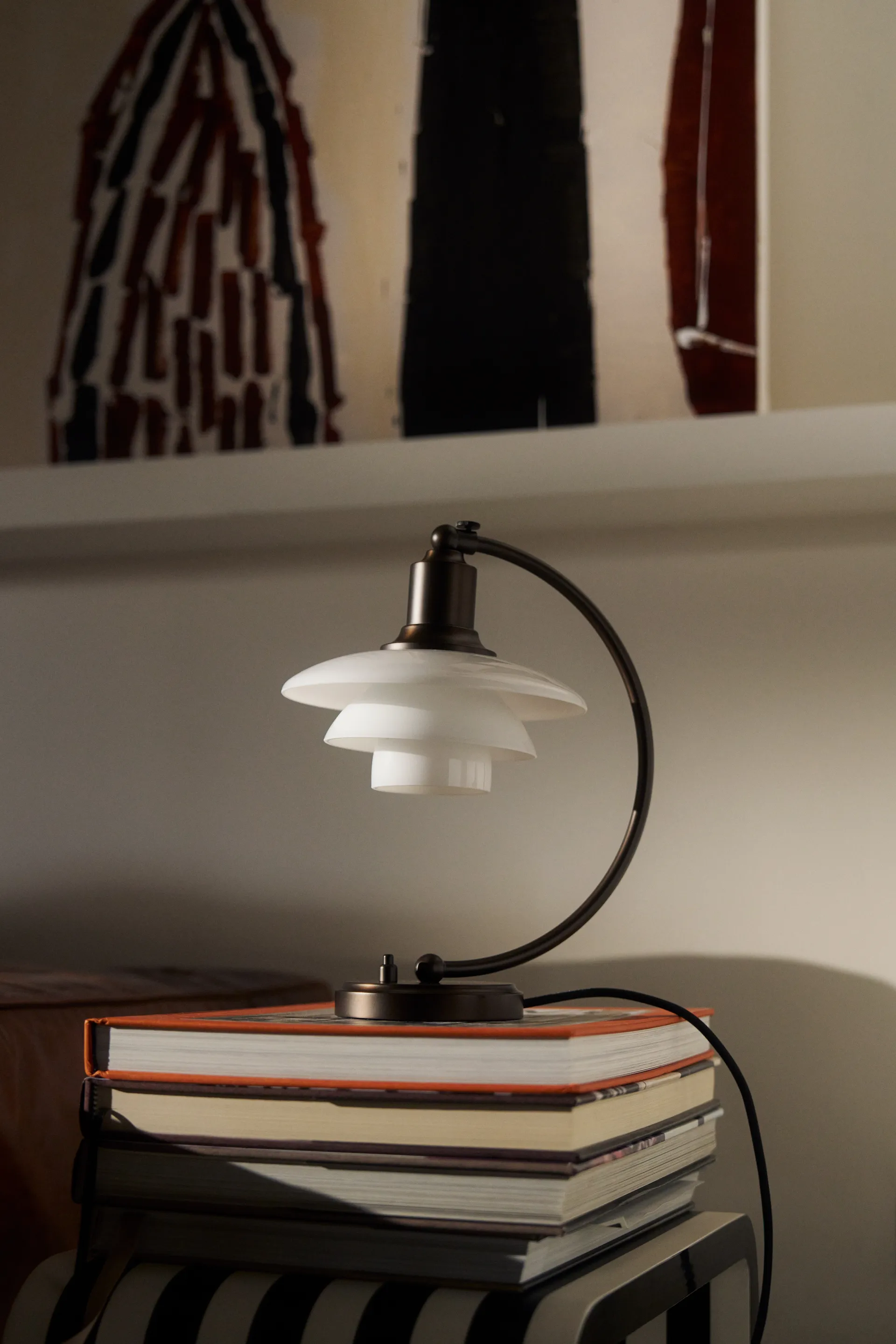 PH 2/2 Luna bordslampa, Aged brass-opalglas Louis Poulsen