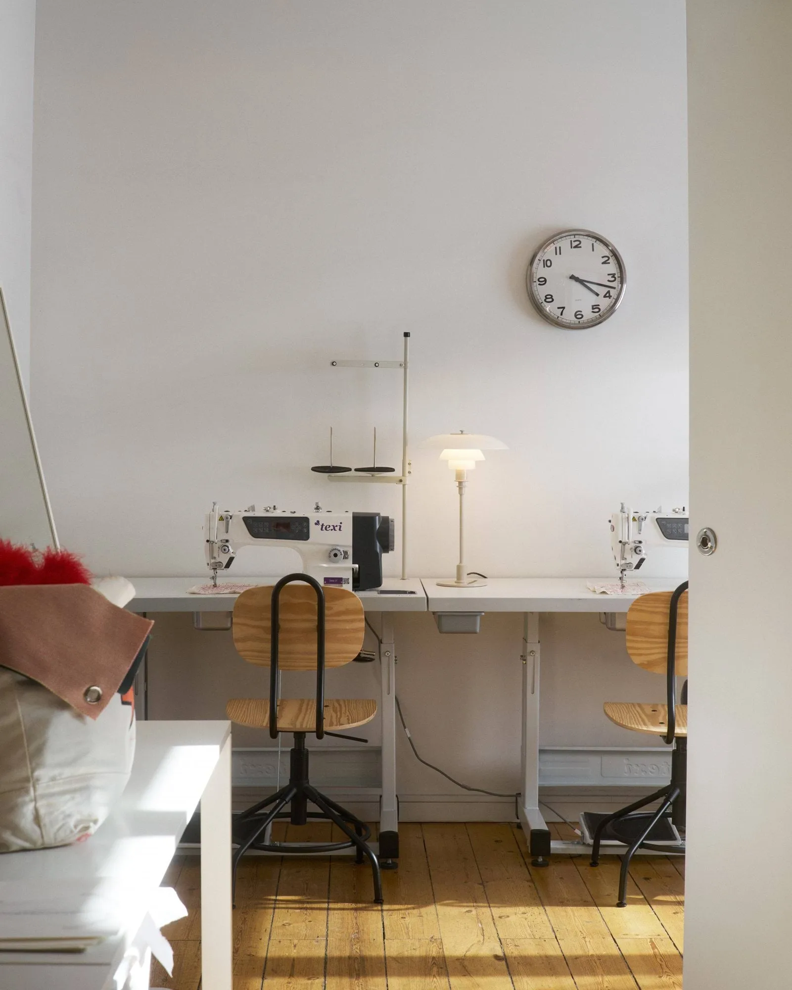 PH 3/2 bordslampa, Glossy beige Louis Poulsen